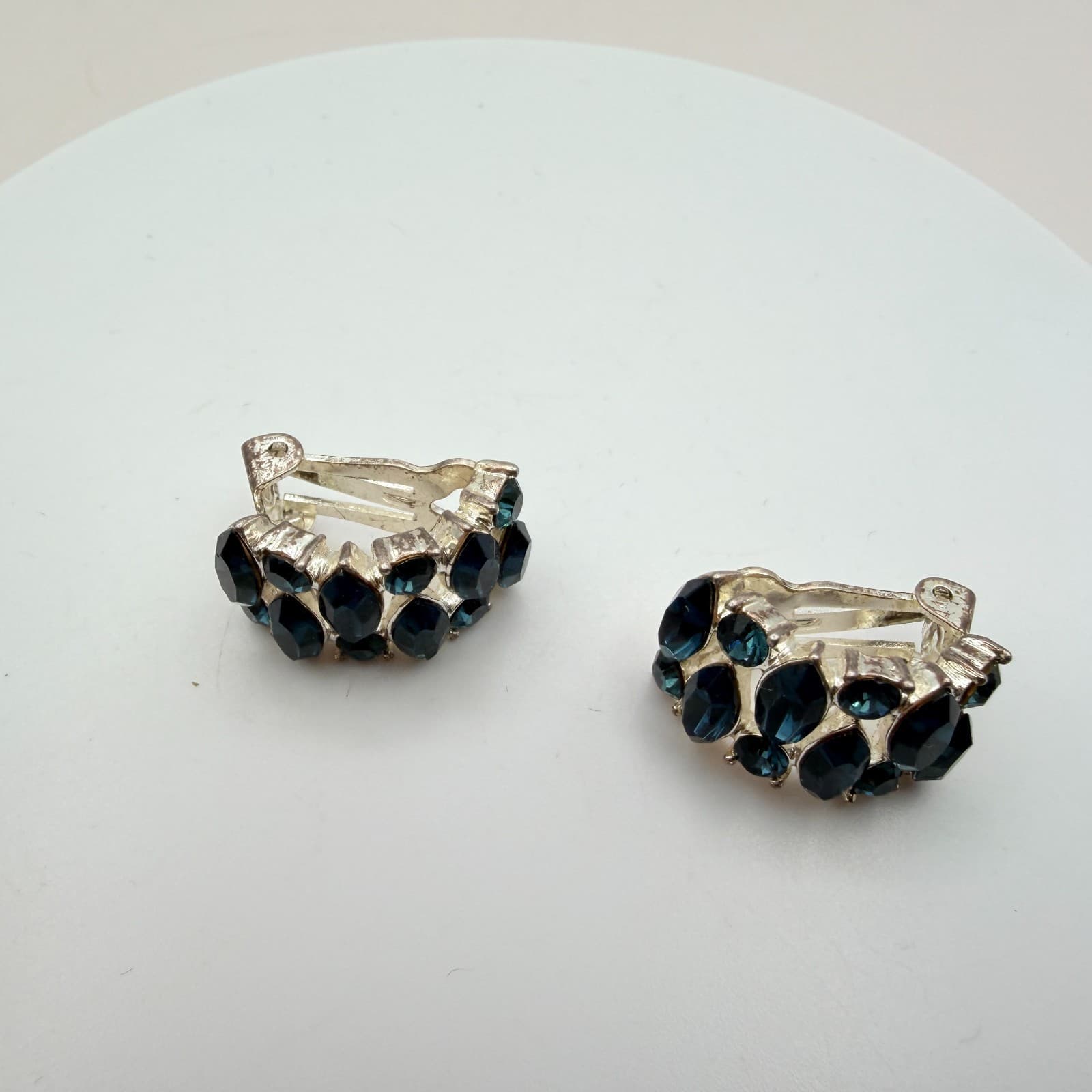 Vintage 90s Silver Tone Glass Rhinestone Earrings Set Women's Fashion Jewelry - Thumbnail 11