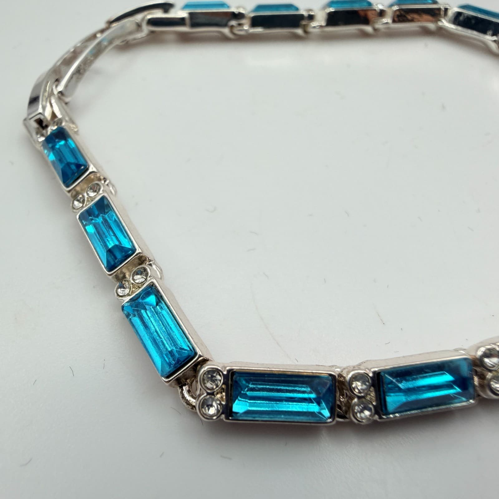 Vintage 90s SilverTone Blue Glass Baguette Link Bracelet Fashion Women's Jewelry - Thumbnail 4