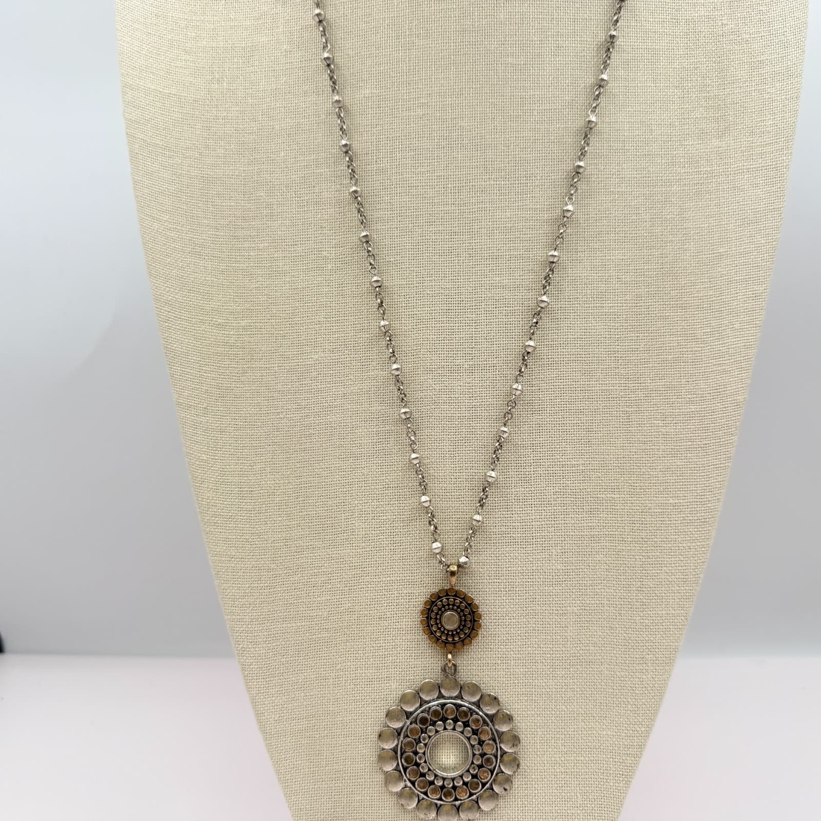 Vintage 90s Silver Tone Sunburst Medallion Pendant Necklace Boho Fashion Jewelry - Thumbnail 2
