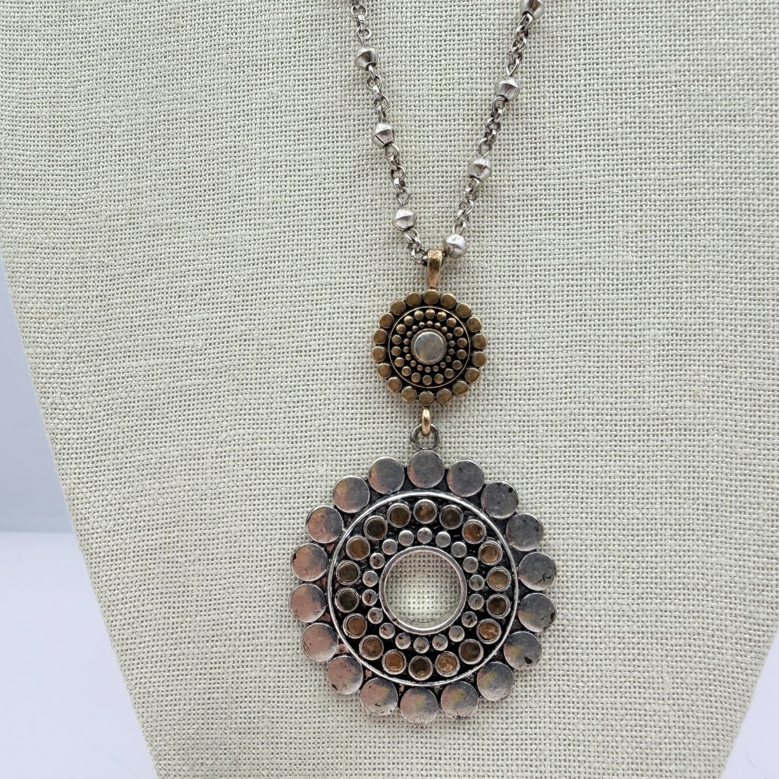 Vintage 90s Silver Tone Sunburst Medallion Pendant Necklace Boho Fashion Jewelry - Thumbnail 3