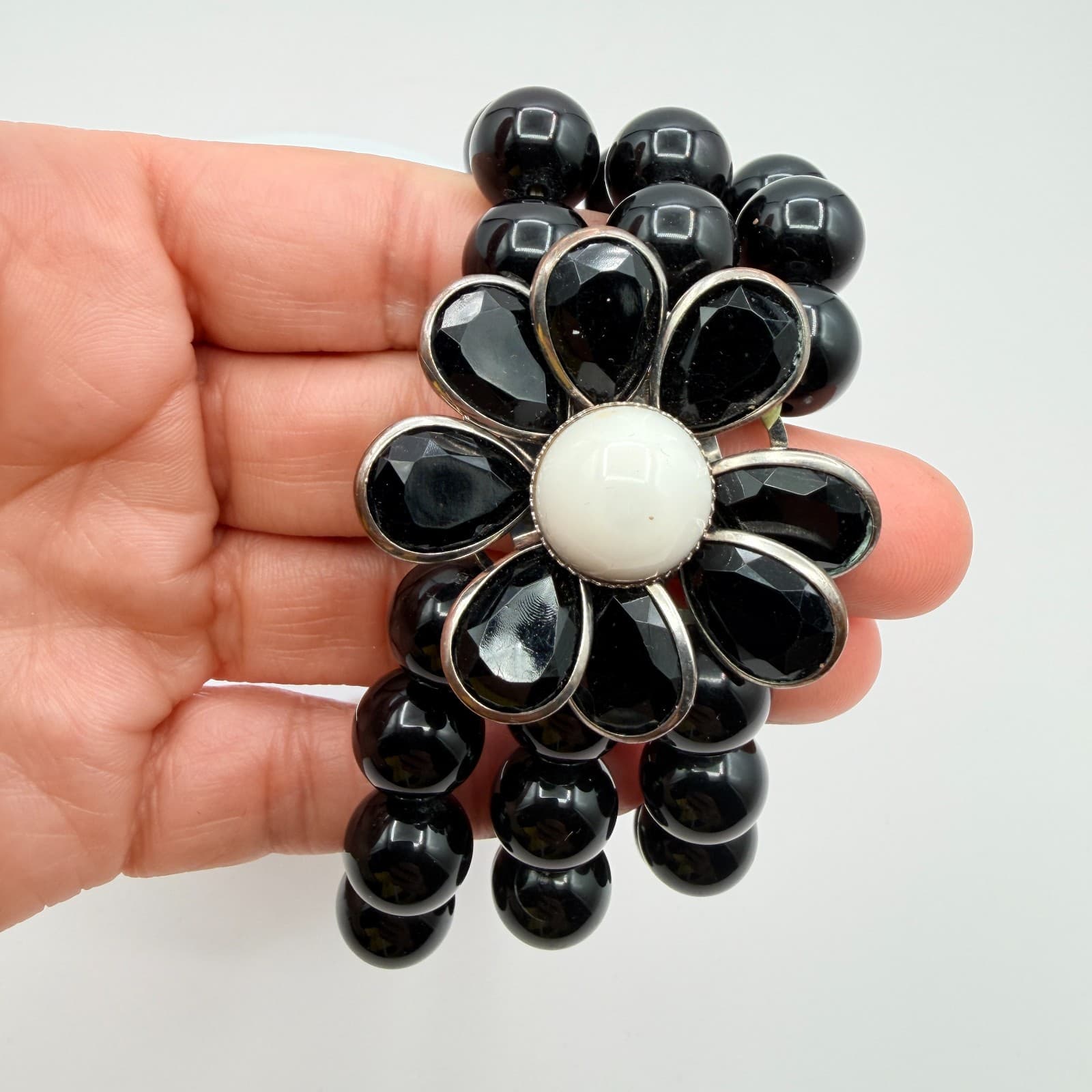 Vintage 90s Black Glass Bead Triple Strand Bracelet Silver Tone Flower Floral - Thumbnail 8