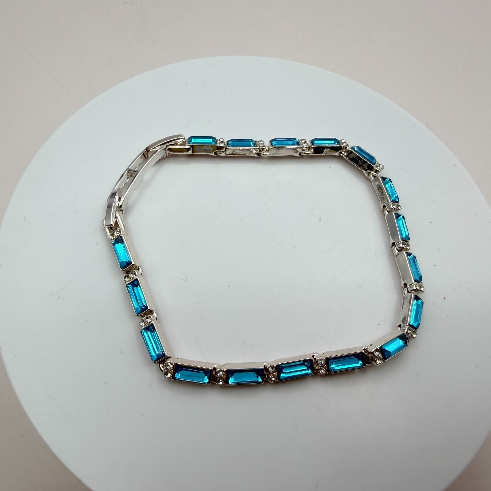 Vintage 90s SilverTone Blue Glass Baguette Link Bracelet Fashion Women's Jewelry - Thumbnail 3