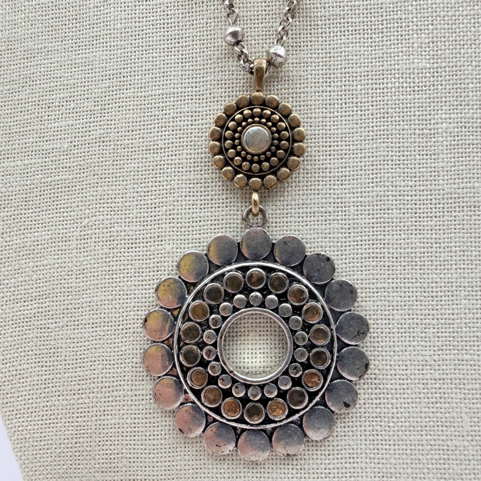 Vintage 90s Silver Tone Sunburst Medallion Pendant Necklace Boho Fashion Jewelry - Image 1