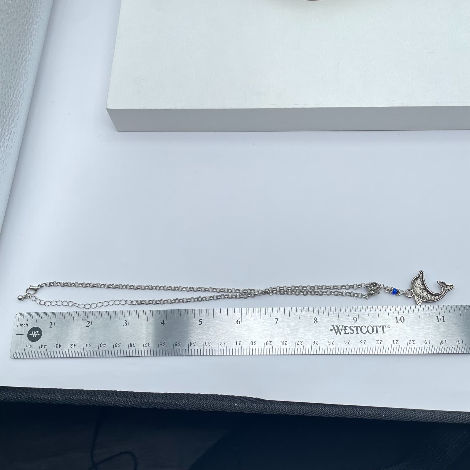 Vintage Silver-Tone Rolo Chain Blue Glass Beads Dolphin Pendant Lobster Necklace - Thumbnail 2