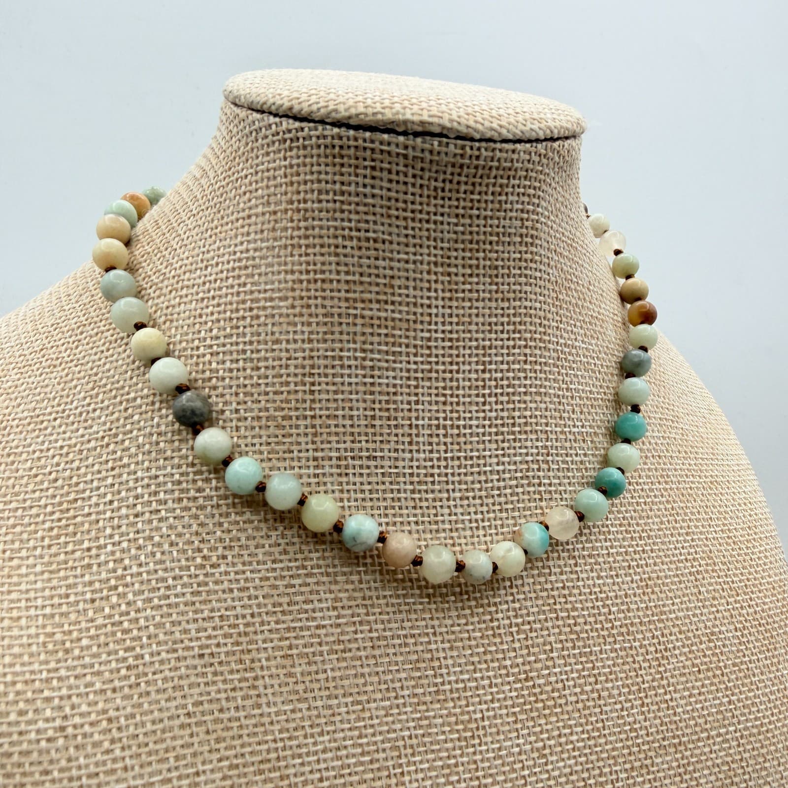 Vintage Y2K Gold Tone Beaded Knotted Necklace Women's Classic Fashion Jewelry - Thumbnail 2