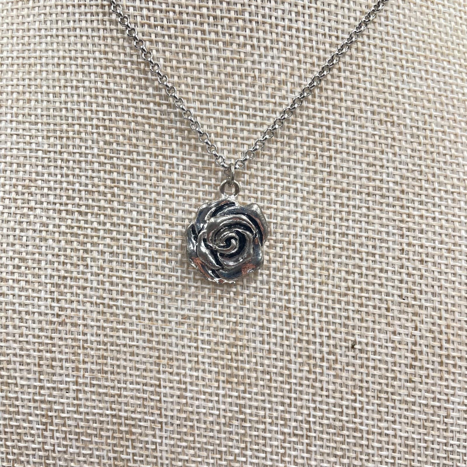 Adjustable Silver-Tone Round Chain Metal Rose Charm Pendant Lobster Necklace - Thumbnail 3