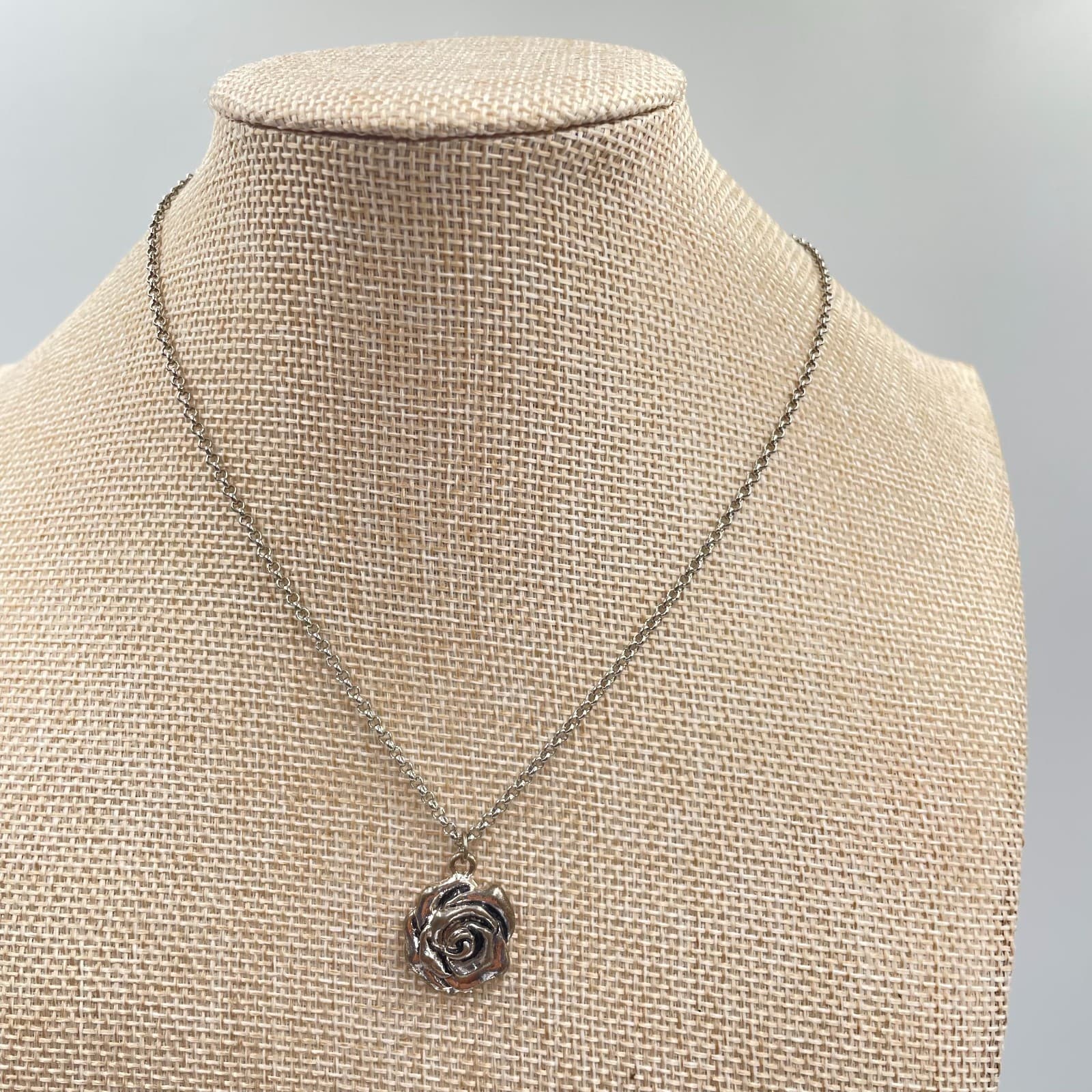 Adjustable Silver-Tone Round Chain Metal Rose Charm Pendant Lobster Necklace - Image 1