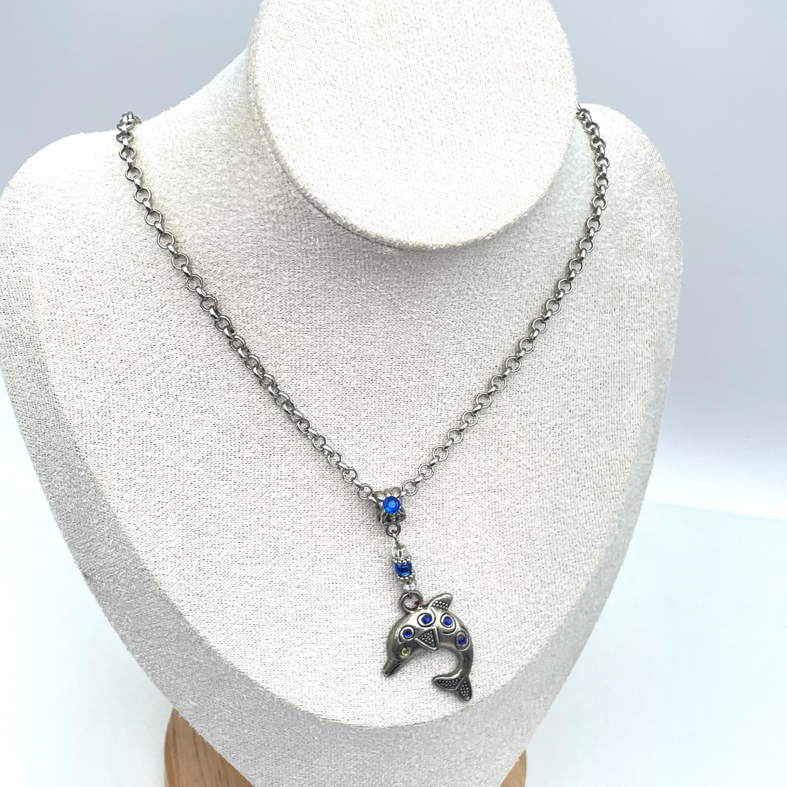 Vintage Silver-Tone Rolo Chain Blue Glass Beads Dolphin Pendant Lobster Necklace - Thumbnail 8