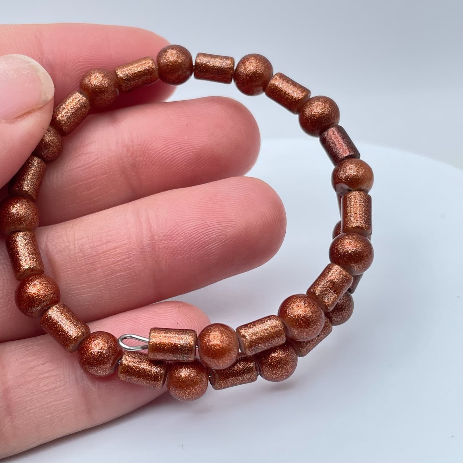 Y2K Silver-Tone Classic Glitter Goldstone Beaded Memory Wire Bracelet - Thumbnail 4
