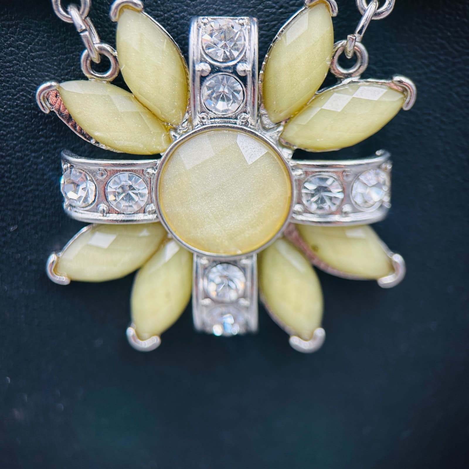 Vintage 90s Yellow Resin Statement Necklace w/ Silver Accents Floral Centerpiece - Thumbnail 2