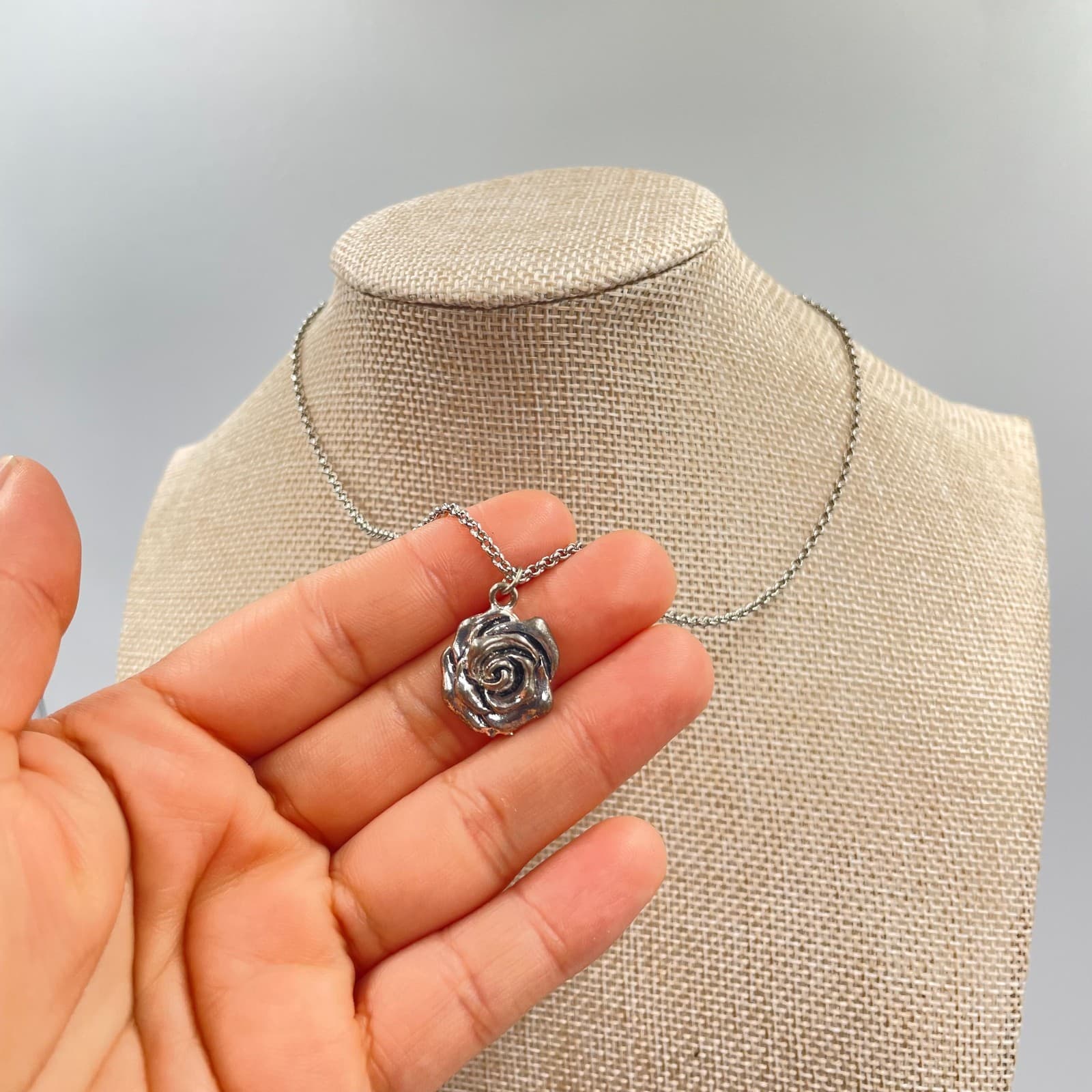 Adjustable Silver-Tone Round Chain Metal Rose Charm Pendant Lobster Necklace - Thumbnail 5