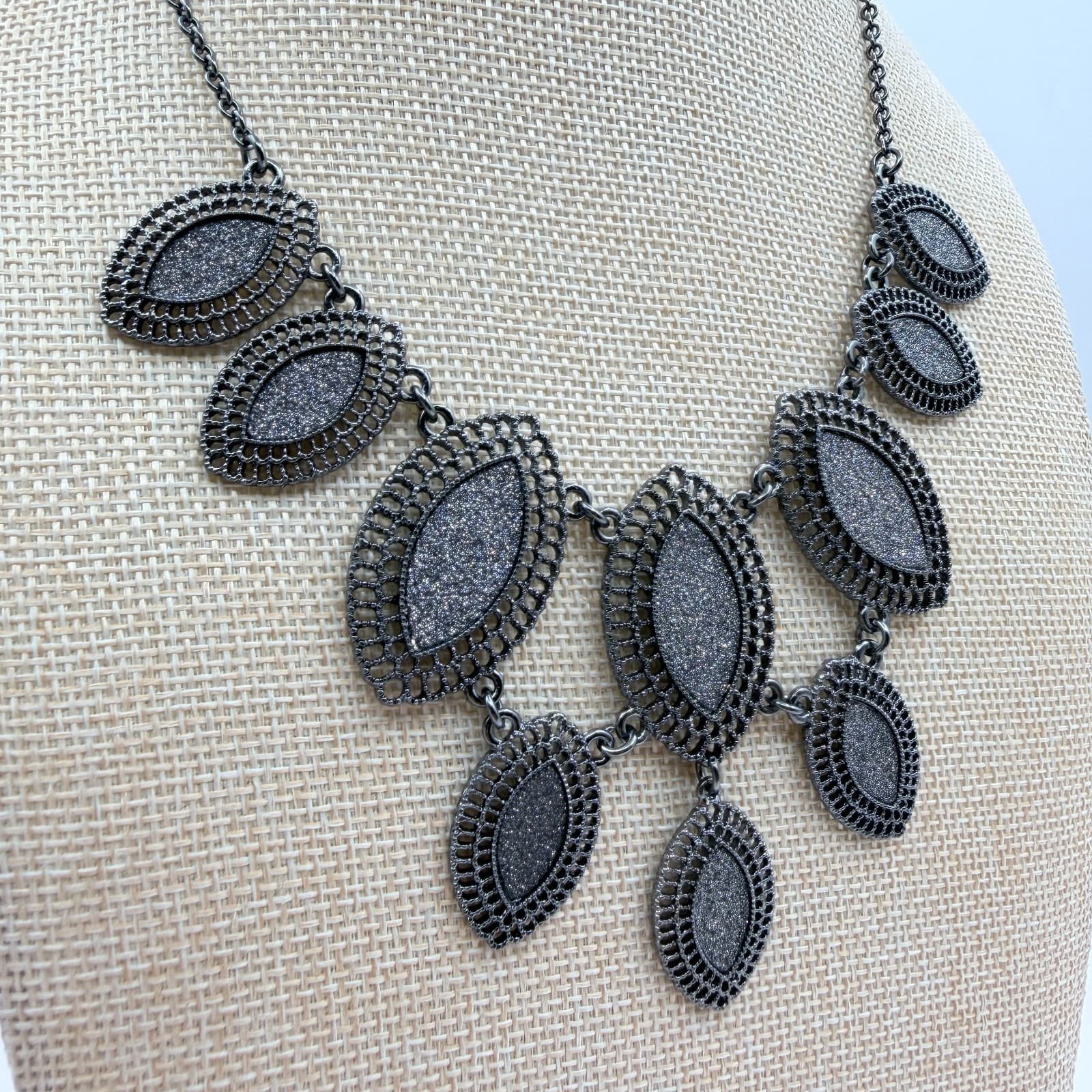 Vintage 90s Bib Necklace Gunmetal Shimmer Silver Marquise Statement Boho Jewelry - Thumbnail 4