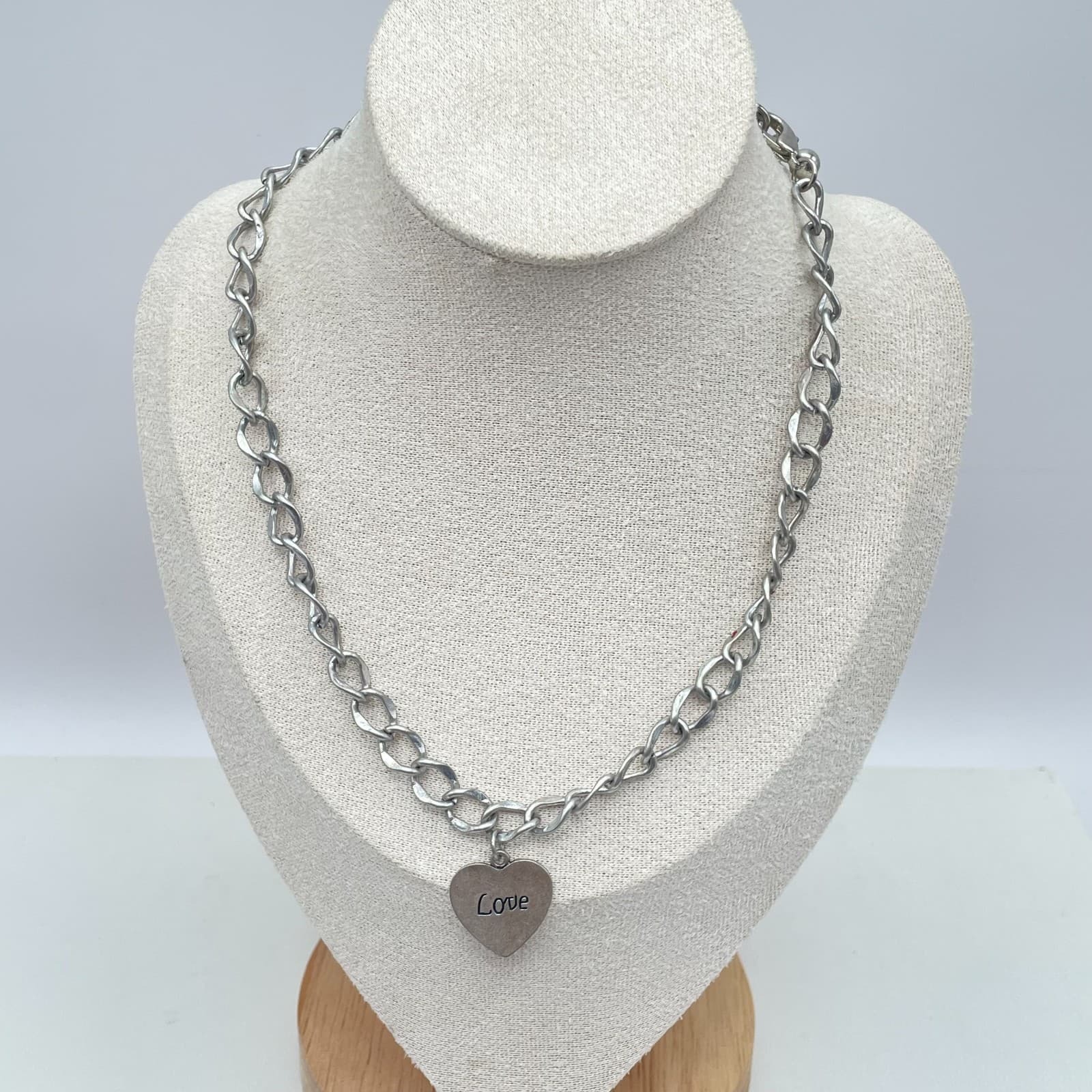 Valentine's Gift Silver-Tone Chunky Chain "Love" Engraved Heart Pendant Necklace - Thumbnail 2