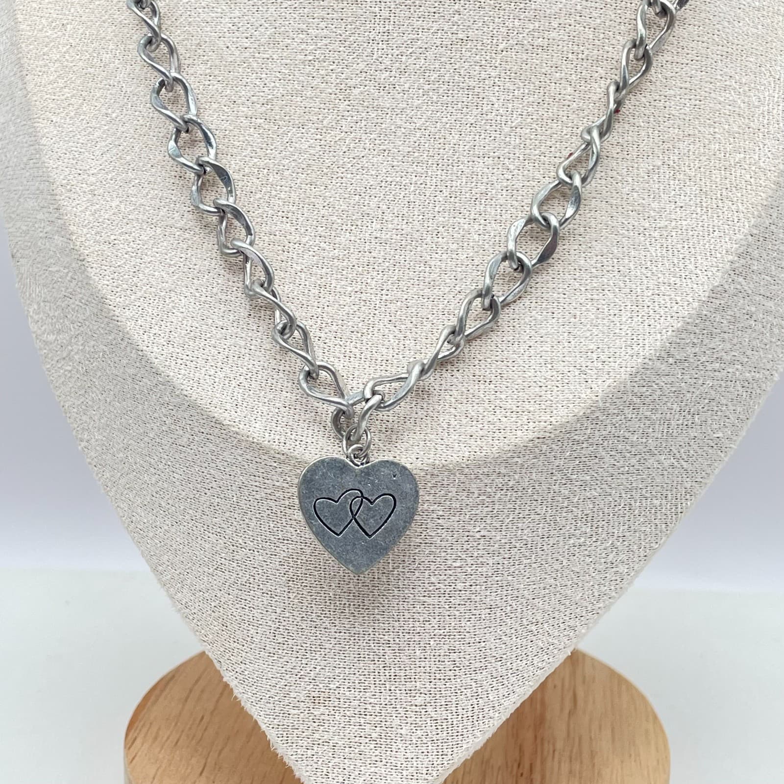 Valentine's Gift Silver-Tone Chunky Chain "Love" Engraved Heart Pendant Necklace - Thumbnail 4