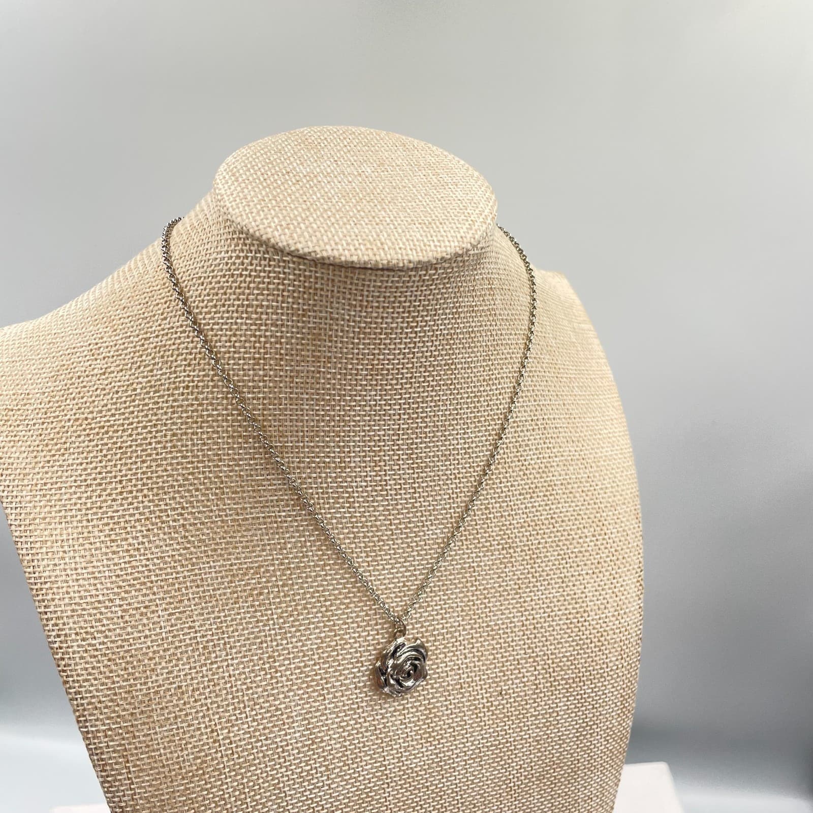 Adjustable Silver-Tone Round Chain Metal Rose Charm Pendant Lobster Necklace - Thumbnail 6