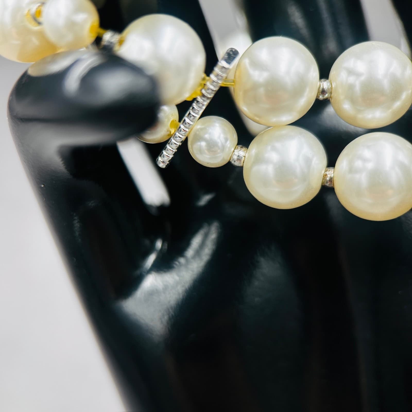 Vintage 80s 90s Faux Pearl Cluster Stretch Bracelet Elegant Bridal Chic - Thumbnail 6