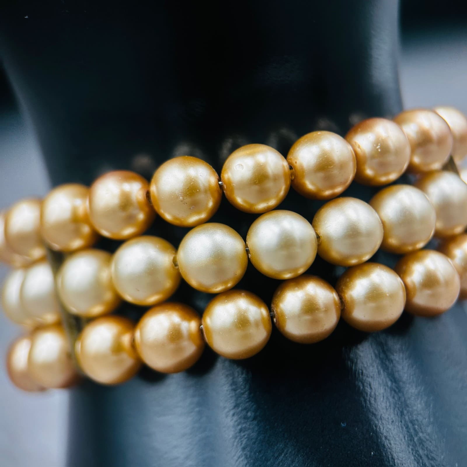 Gold-Tone Faux Pearl Triple Strand Stretch Bracelet Y2K Chic - Thumbnail 3