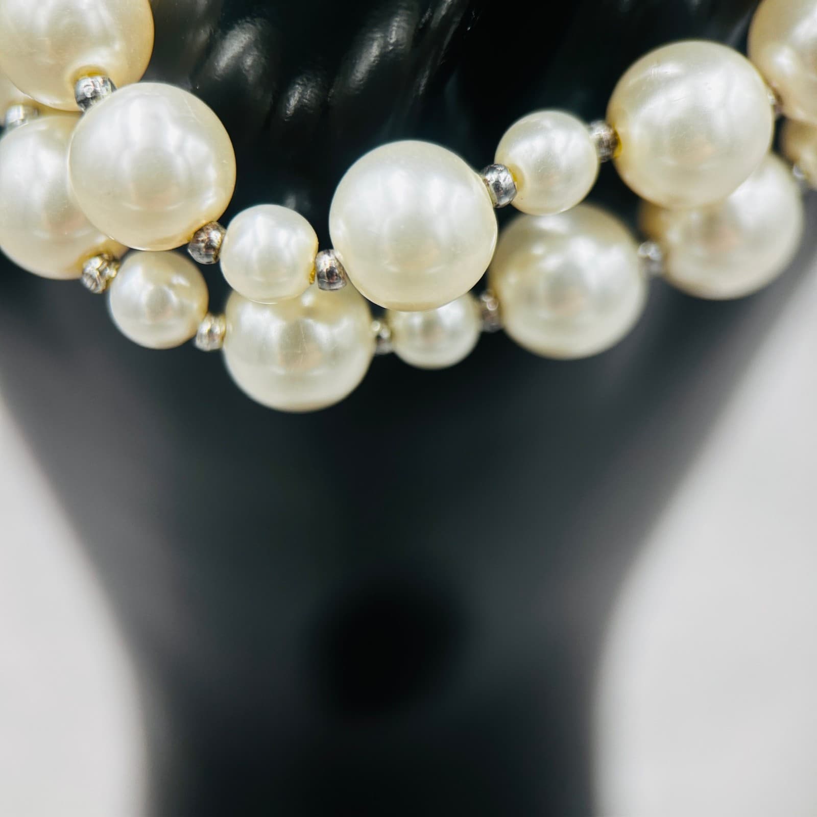 Vintage 80s 90s Faux Pearl Cluster Stretch Bracelet Elegant Bridal Chic - Thumbnail 5