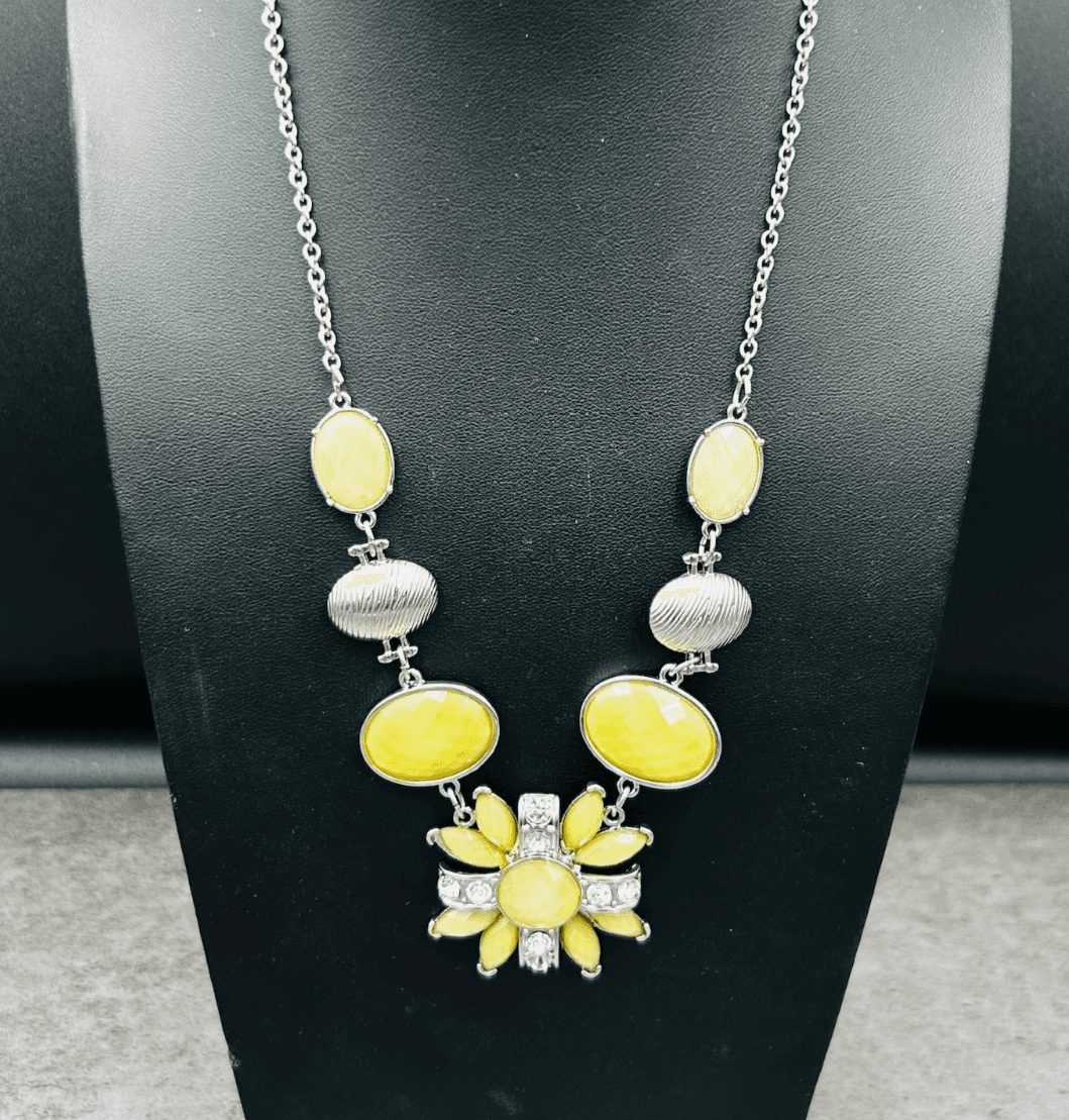 Vintage 90s Yellow Resin Statement Necklace w/ Silver Accents Floral Centerpiece - Image 1