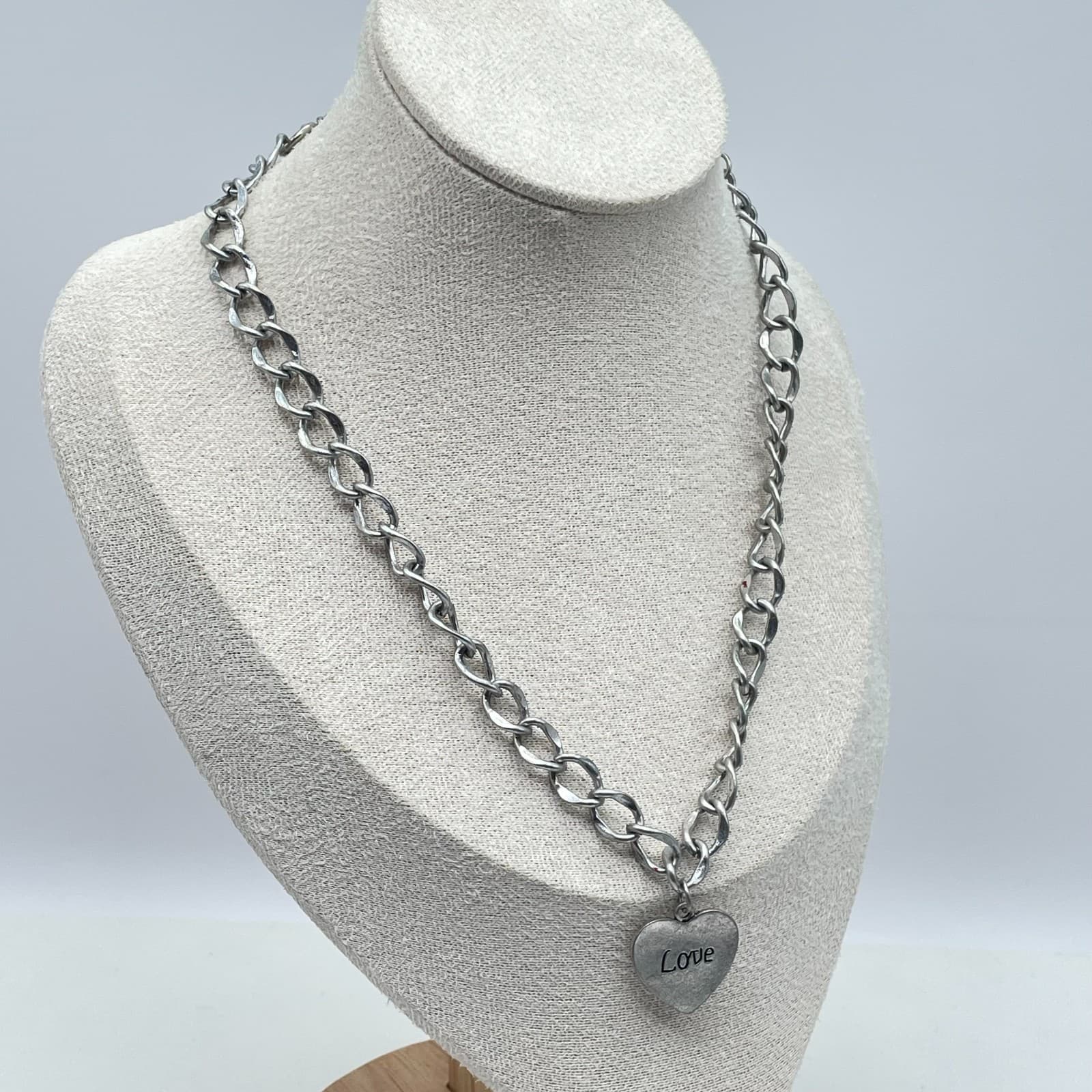 Valentine's Gift Silver-Tone Chunky Chain "Love" Engraved Heart Pendant Necklace - Thumbnail 9