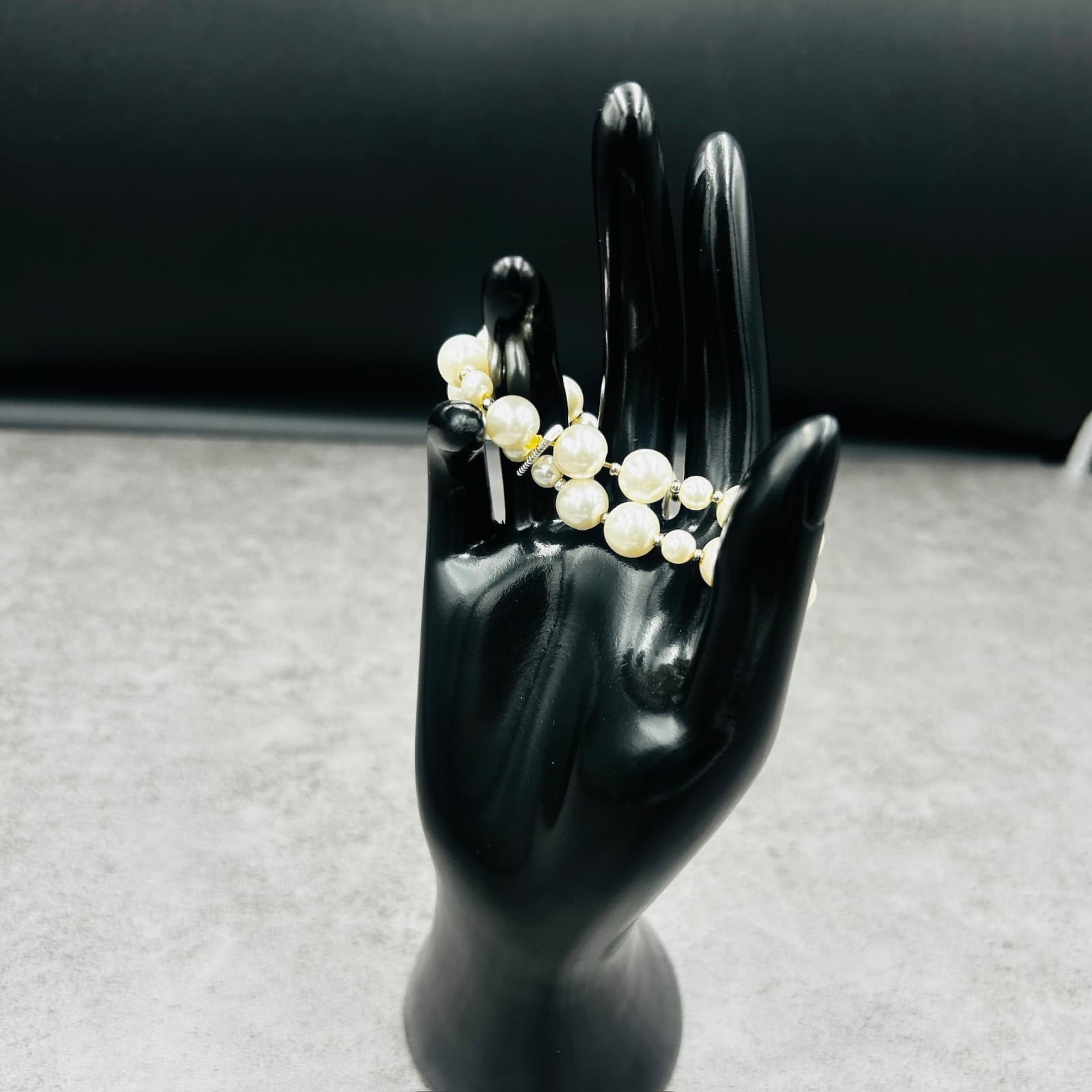 Vintage 80s 90s Faux Pearl Cluster Stretch Bracelet Elegant Bridal Chic - Thumbnail 2