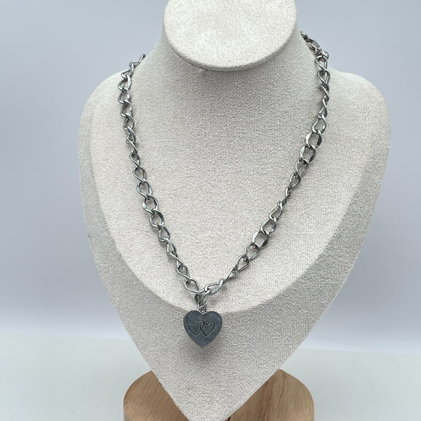 Valentine's Gift Silver-Tone Chunky Chain "Love" Engraved Heart Pendant Necklace - Thumbnail 5