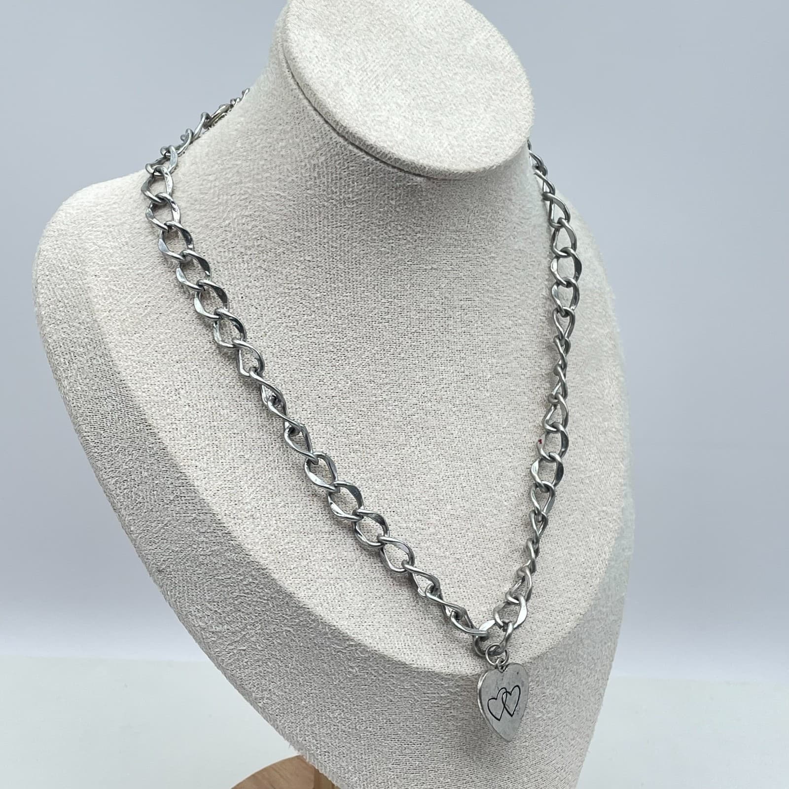 Valentine's Gift Silver-Tone Chunky Chain "Love" Engraved Heart Pendant Necklace - Thumbnail 8