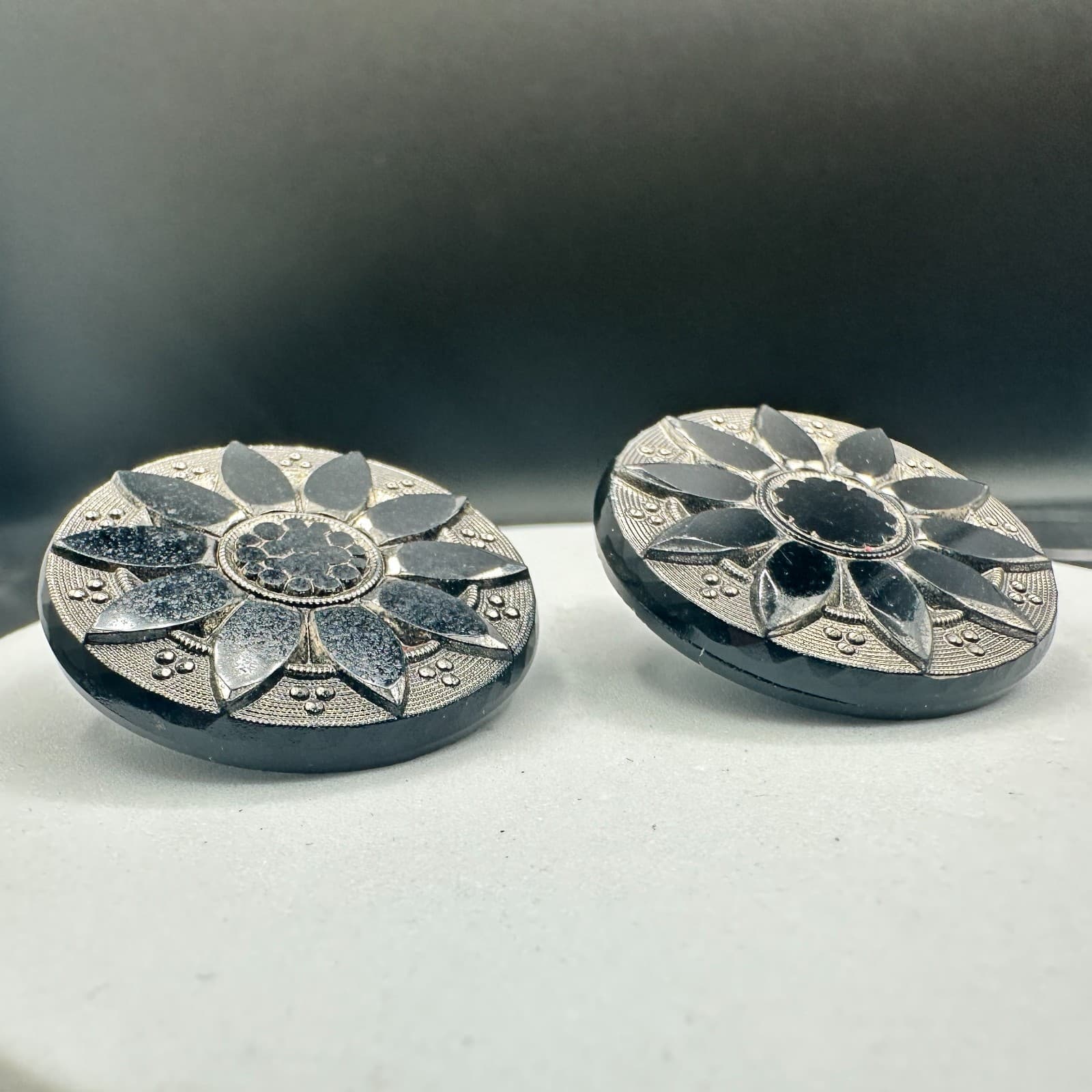 Vintage Black Enamel Sunburst Earrings Silver Tone Bold Retro Style - Thumbnail 5