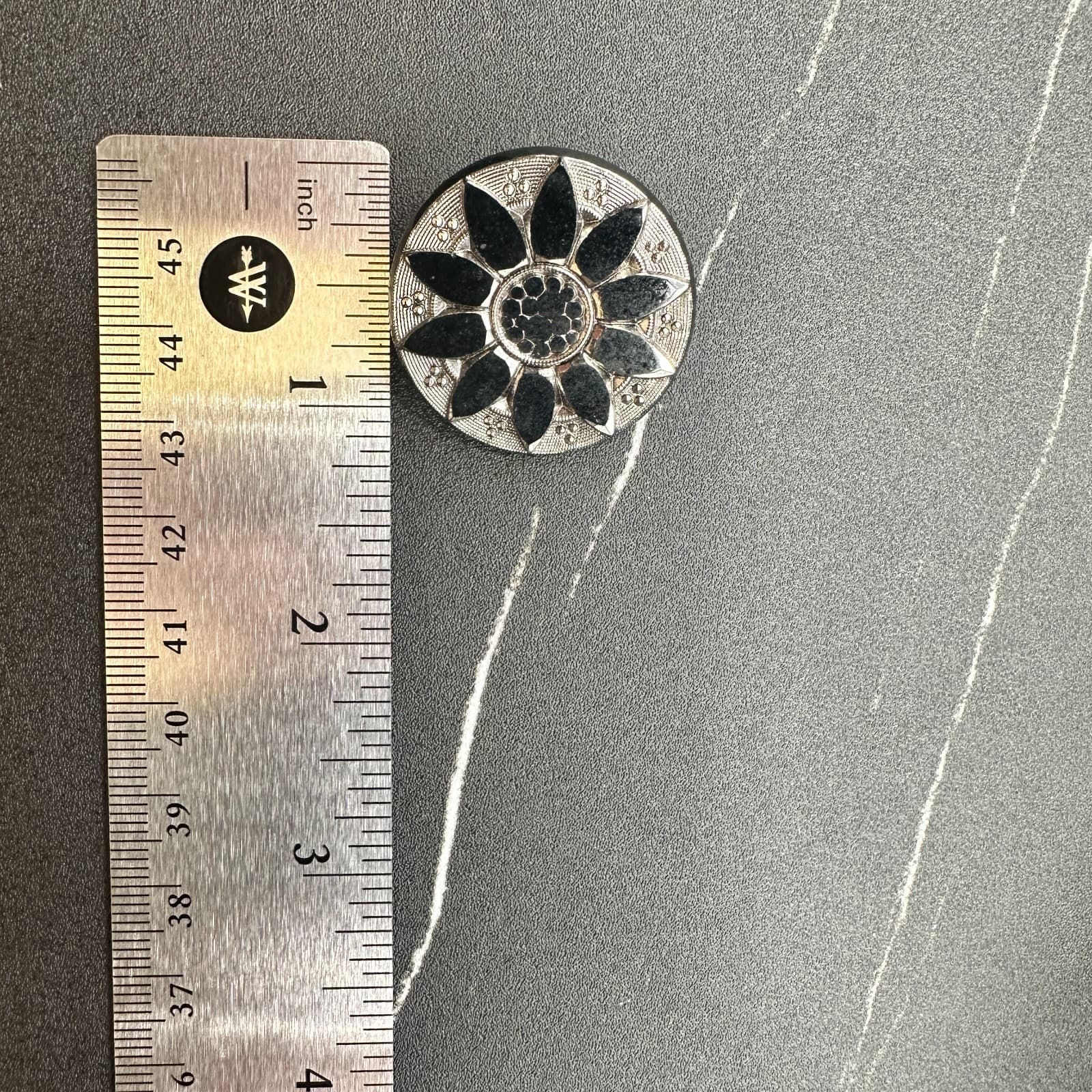 Vintage Black Enamel Sunburst Earrings Silver Tone Bold Retro Style - Thumbnail 10