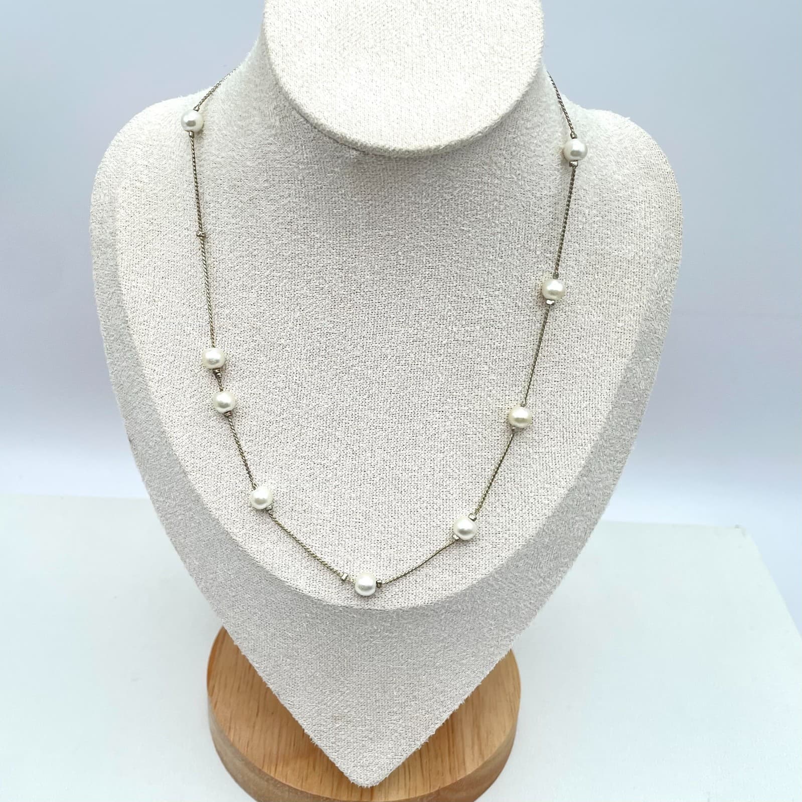 Vintage Gold-Tone Classic Braided Chain Mother Of Pearl Station Lobster Necklace - Image 1