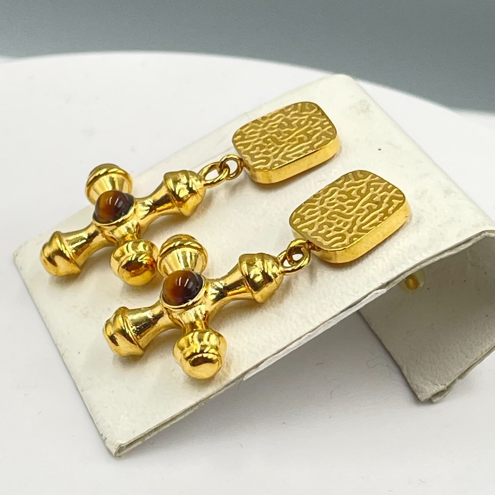 VTG Gold-Tone Classic Tiger Eye Hammered Electroplated Cross Dangle Drop Earring - Thumbnail 4