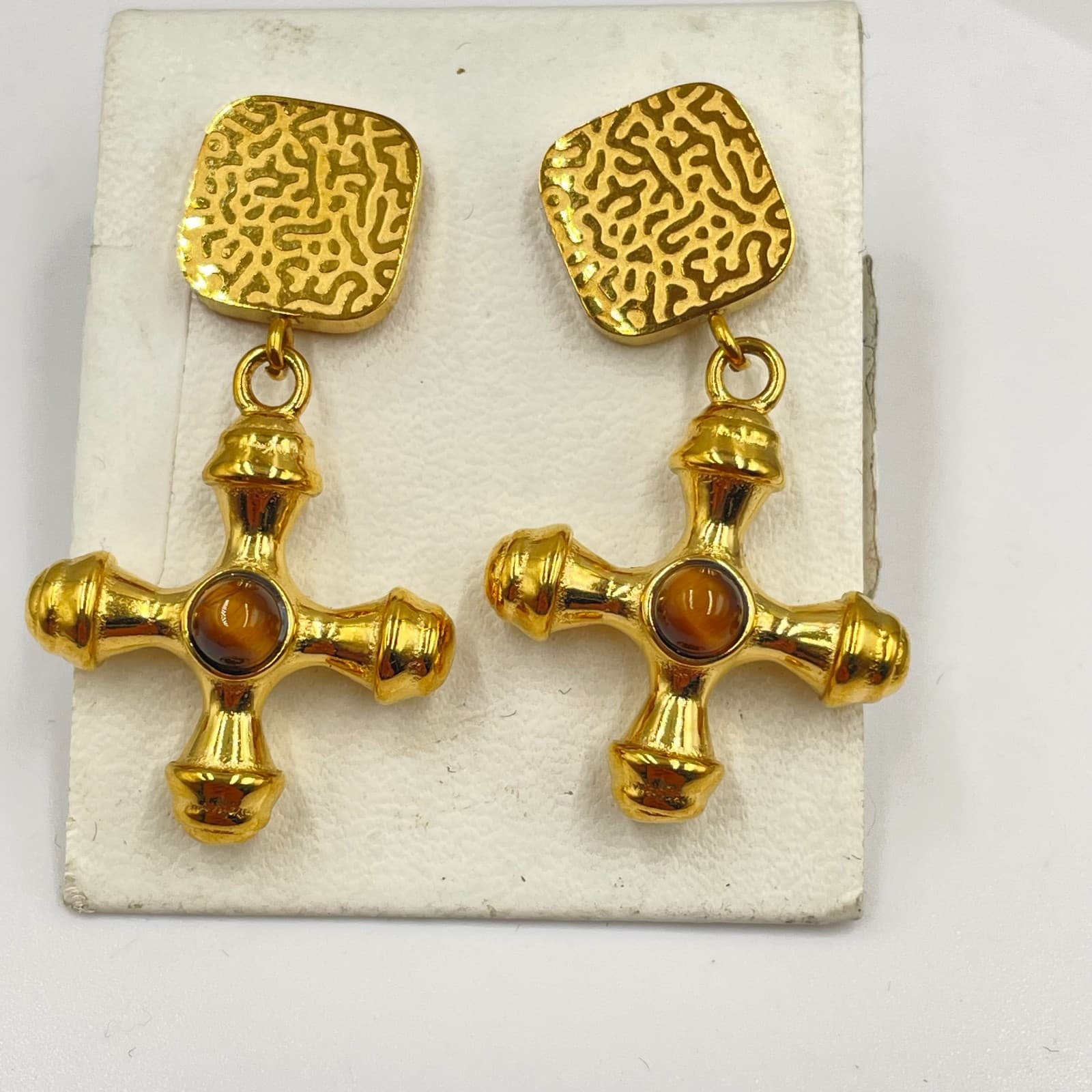 VTG Gold-Tone Classic Tiger Eye Hammered Electroplated Cross Dangle Drop Earring - Image 1