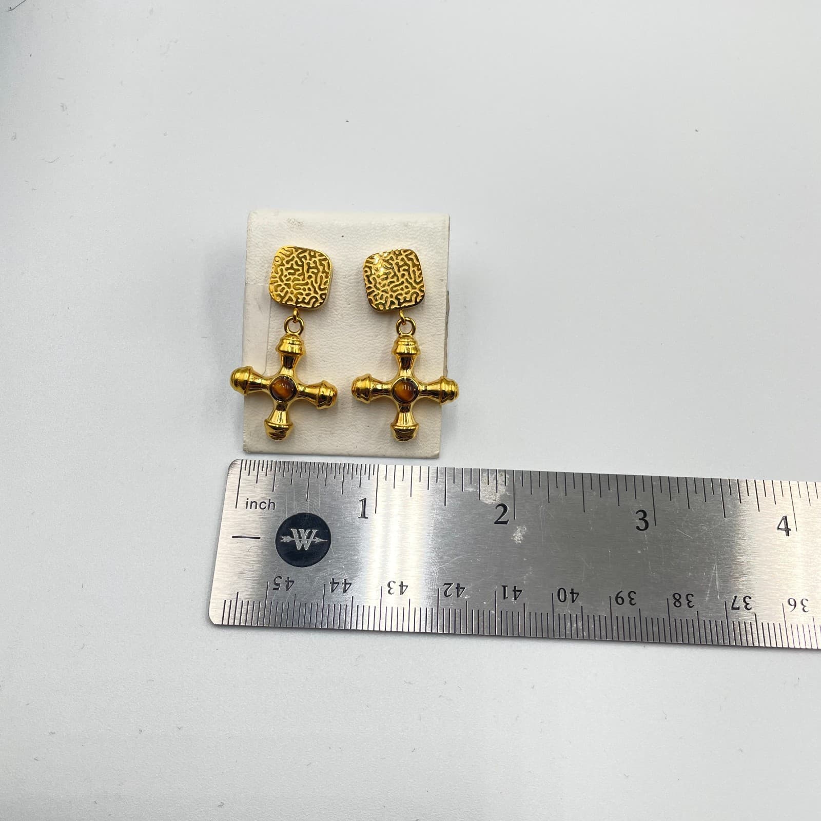 VTG Gold-Tone Classic Tiger Eye Hammered Electroplated Cross Dangle Drop Earring - Thumbnail 6