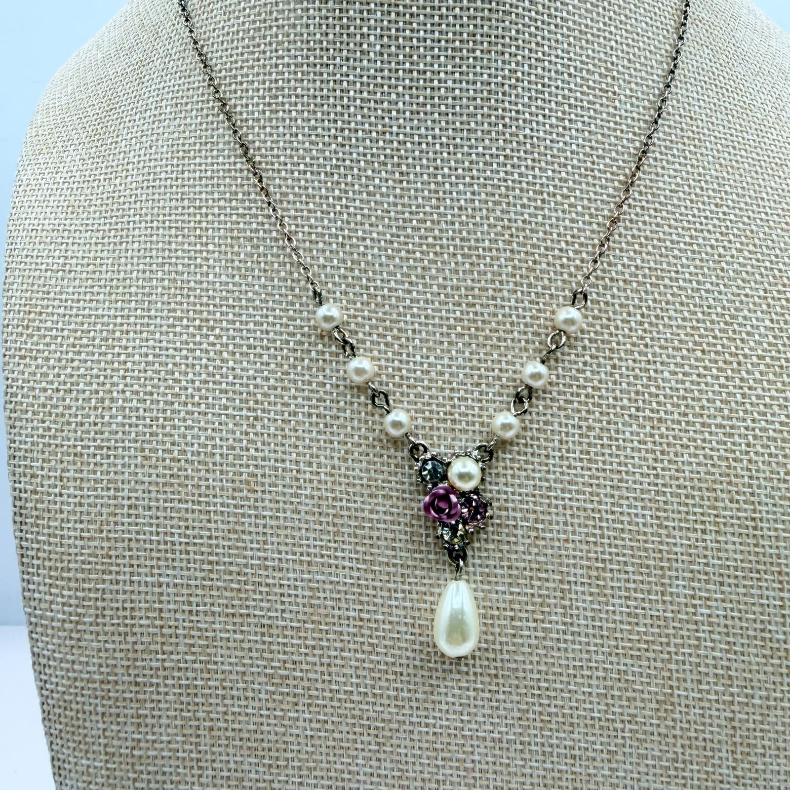 VTG Y2K Silver Tone Faux Pearl Purple Floral Teardrop Pendant Necklace Jewelry - Thumbnail 4