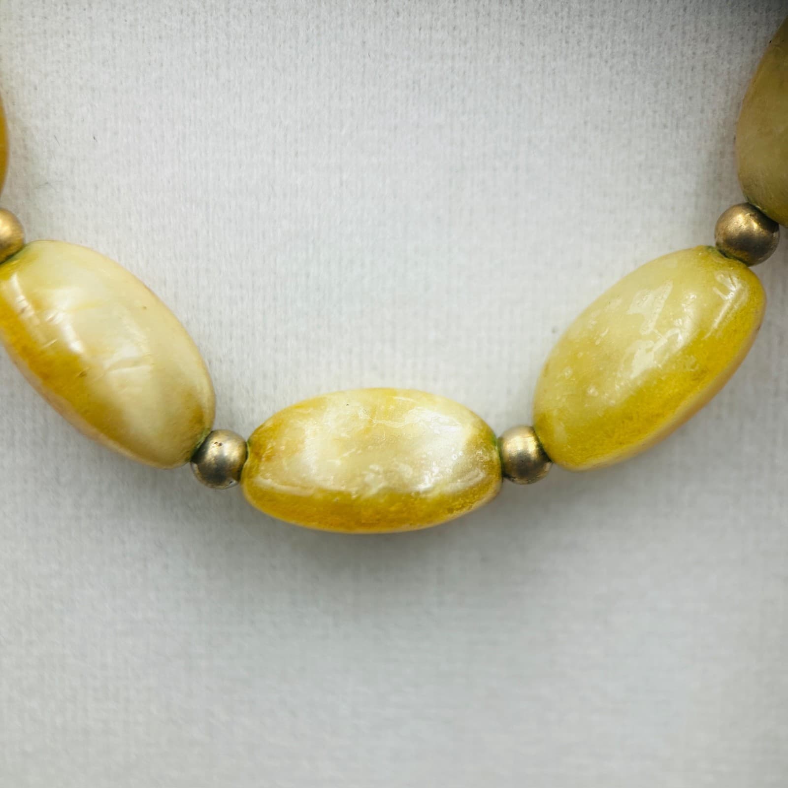 Yellow Marbled Bead Necklace on Gold-Tone Chain Minimalist Vintage Style - Thumbnail 2
