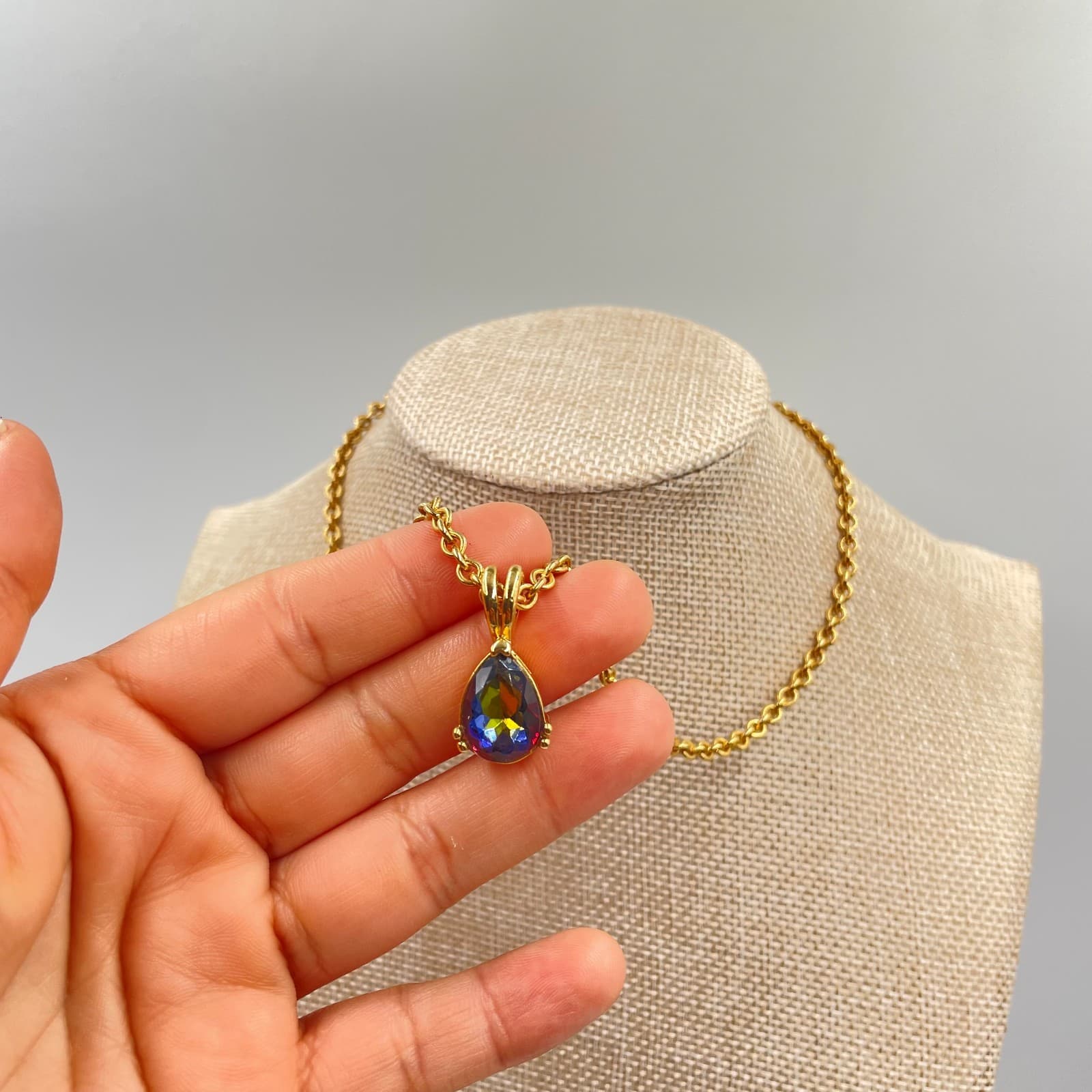 Gold-Tone Round Chain Rainbow-Colored Volcano Crystal Teardrop Pendant Necklace - Thumbnail 4