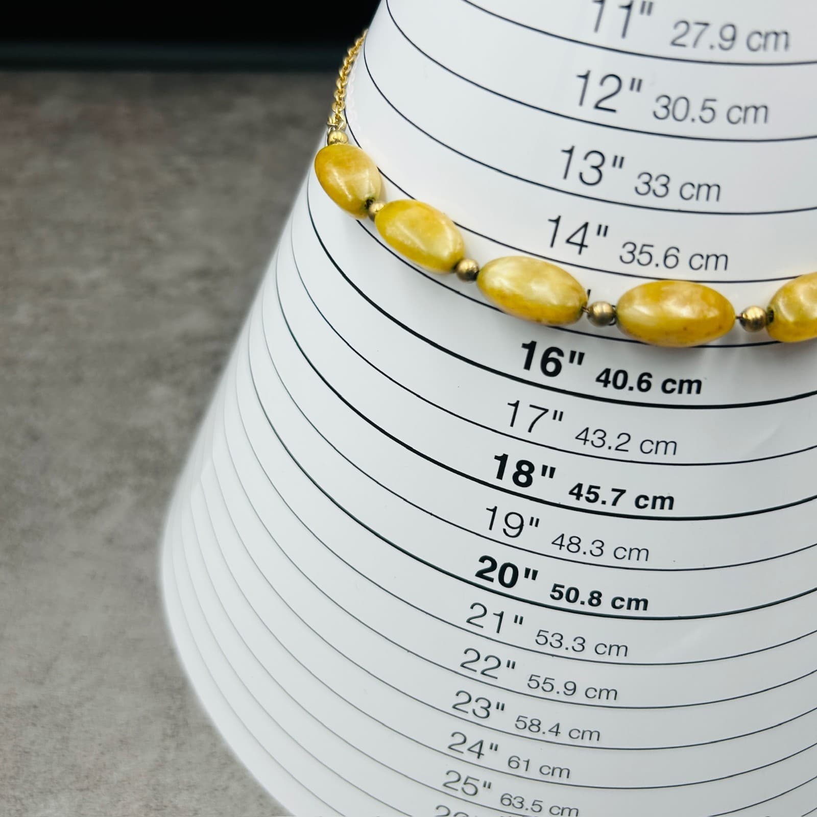 Yellow Marbled Bead Necklace on Gold-Tone Chain Minimalist Vintage Style - Thumbnail 6