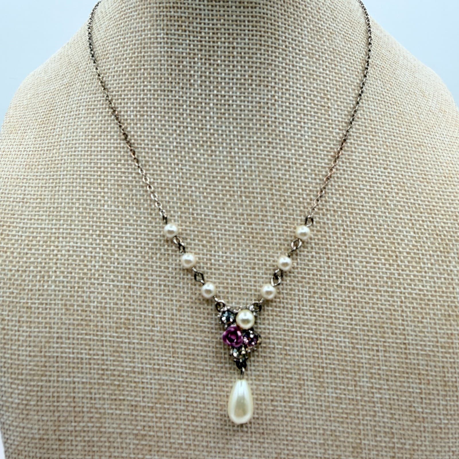 VTG Y2K Silver Tone Faux Pearl Purple Floral Teardrop Pendant Necklace Jewelry - Thumbnail 2