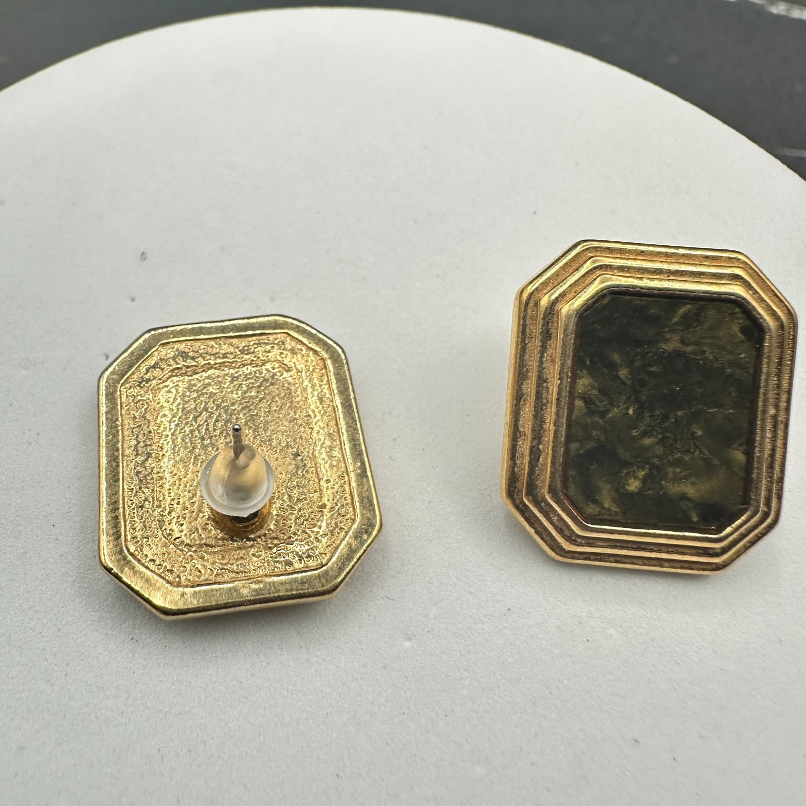 Vintage Geometric Octagon Earrings Gold Tone w/ Marbled Green Centers - Thumbnail 4