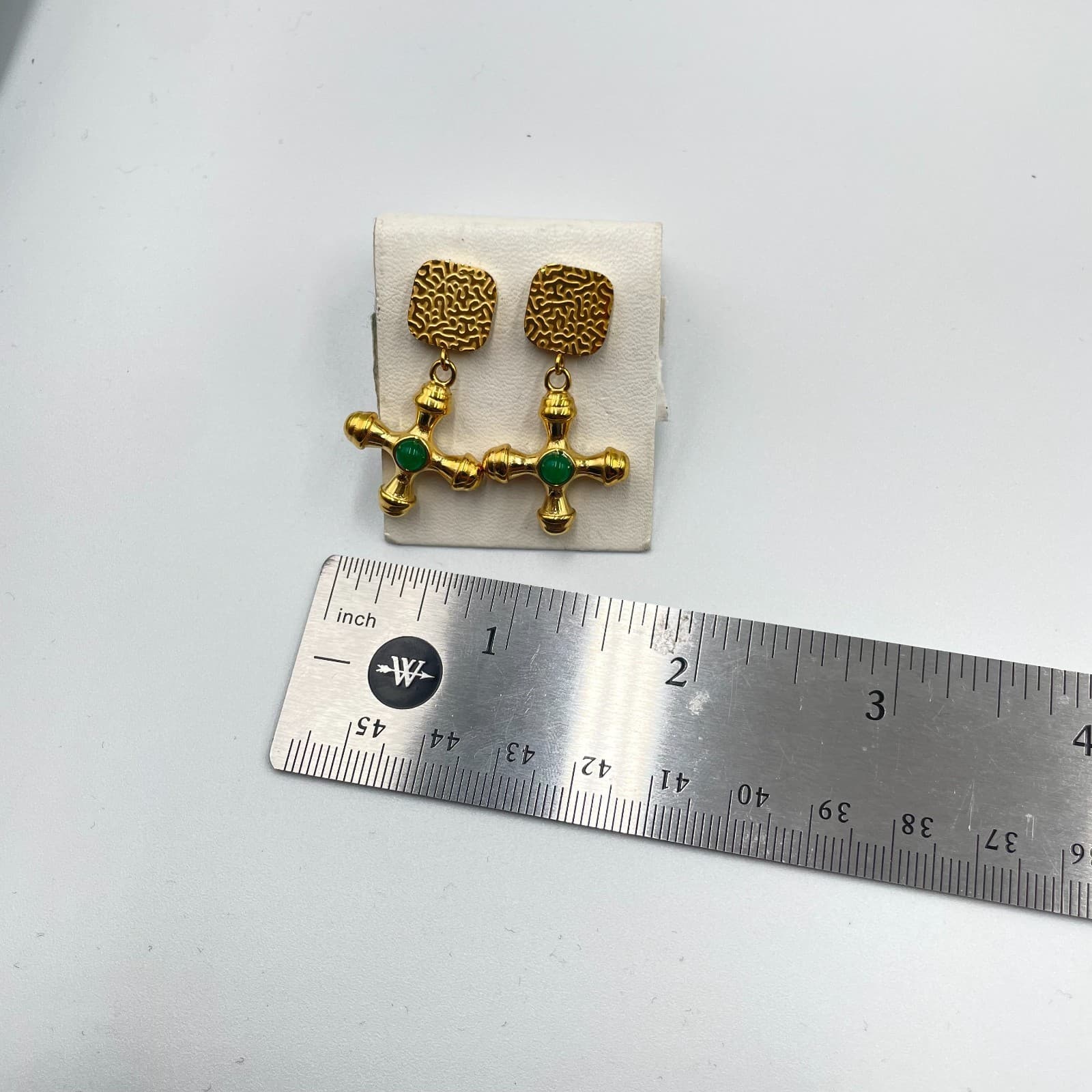 VTG Gold-Tone Green Glass Bead Hammer Electroplated Cross Dangle Drop Earring - Thumbnail 6