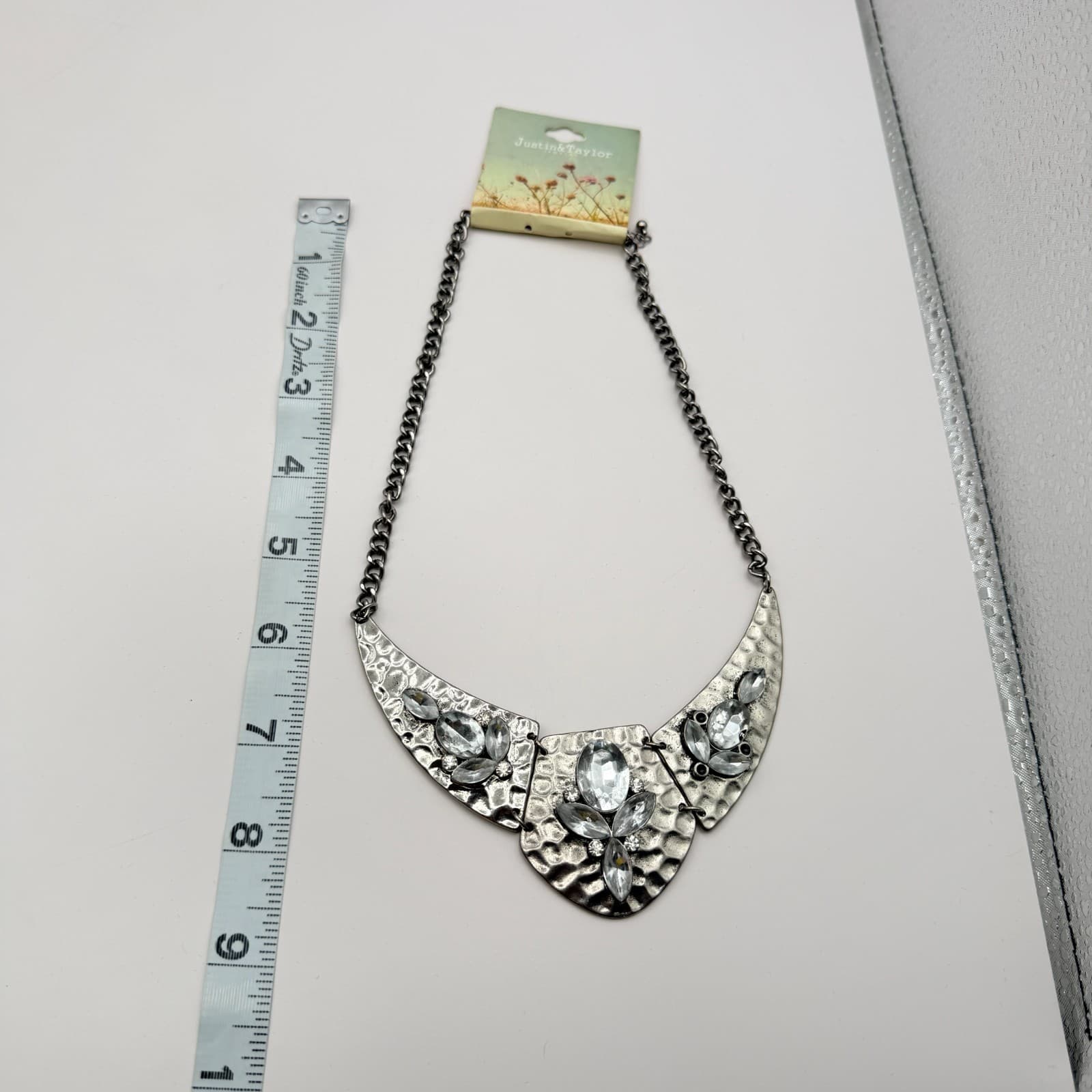 Vintage 90s Justin & Taylor SilverTone Hammered Bib Necklace Clear Glass Jewelry - Thumbnail 10