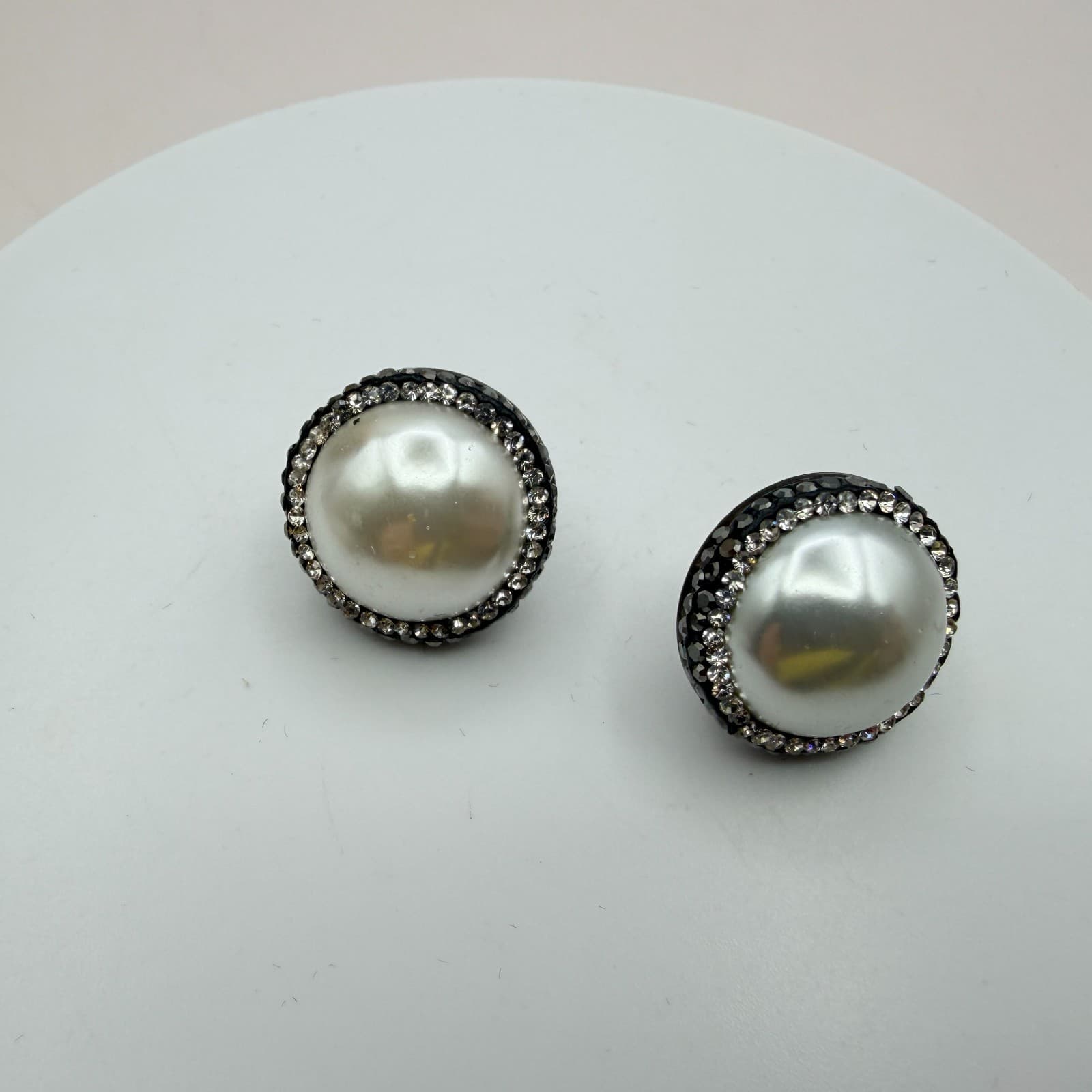 Vintage Y2K Silver Tone Faux Pearl Rhinestone Stud Earrings Women's Jewelry - Thumbnail 3