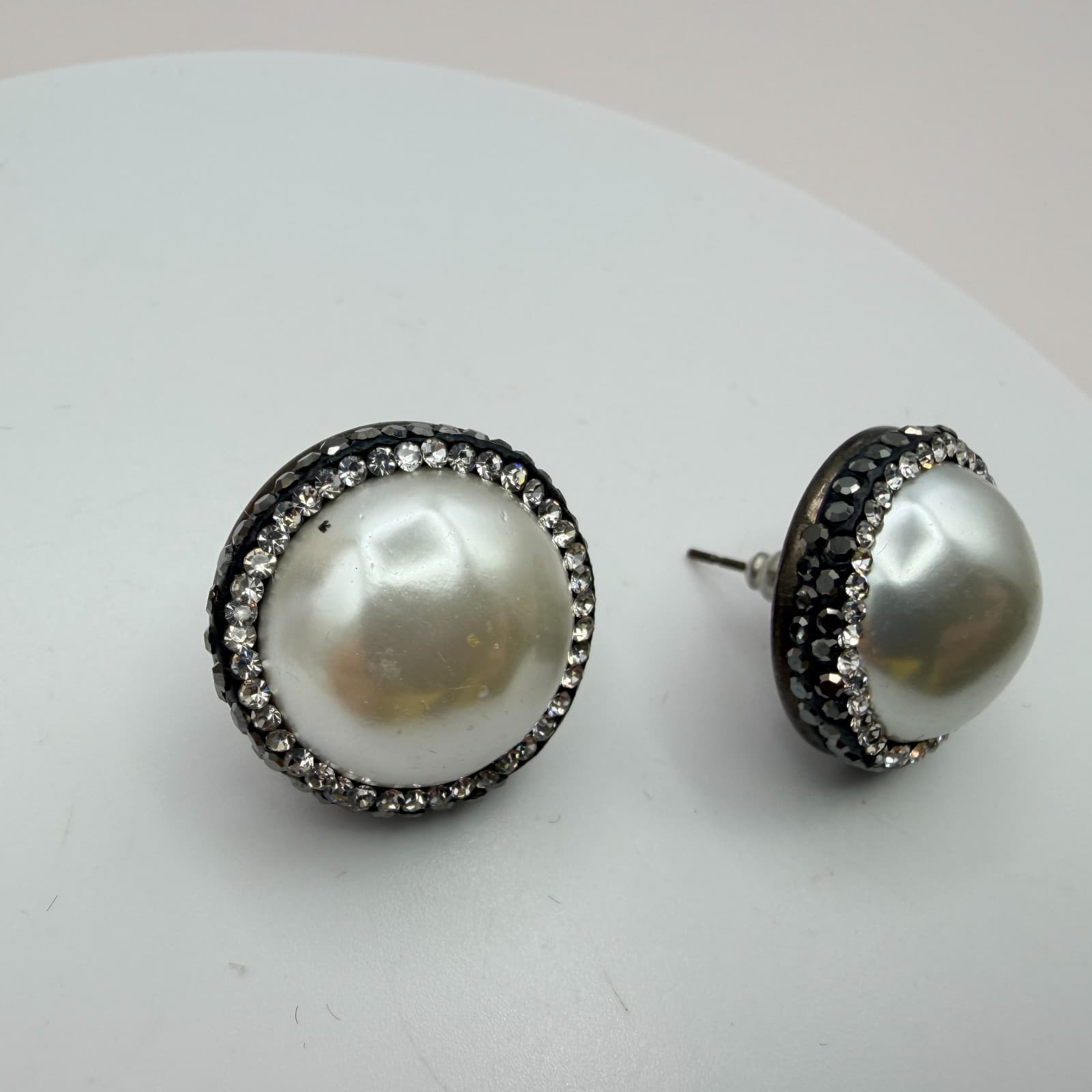 Vintage Y2K Silver Tone Faux Pearl Rhinestone Stud Earrings Women's Jewelry - Thumbnail 4