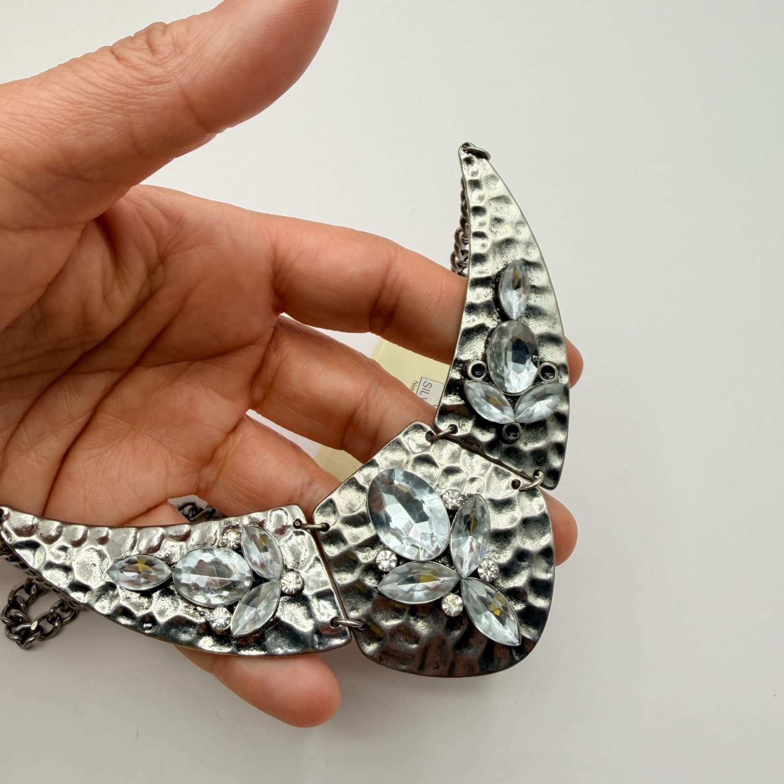 Vintage 90s Justin & Taylor SilverTone Hammered Bib Necklace Clear Glass Jewelry - Thumbnail 9