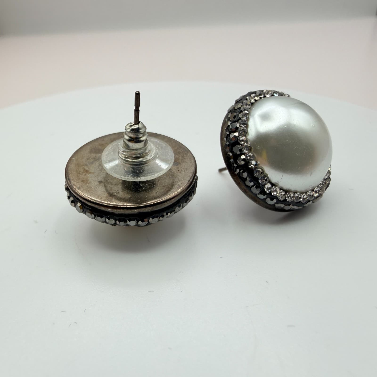 Vintage Y2K Silver Tone Faux Pearl Rhinestone Stud Earrings Women's Jewelry - Thumbnail 7