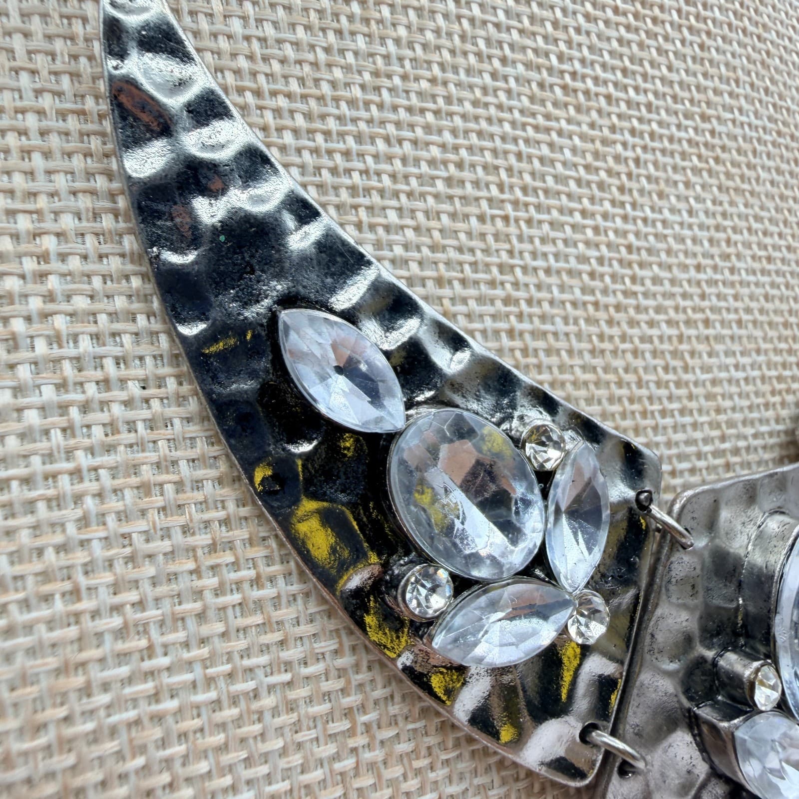 Vintage 90s Justin & Taylor SilverTone Hammered Bib Necklace Clear Glass Jewelry - Thumbnail 5