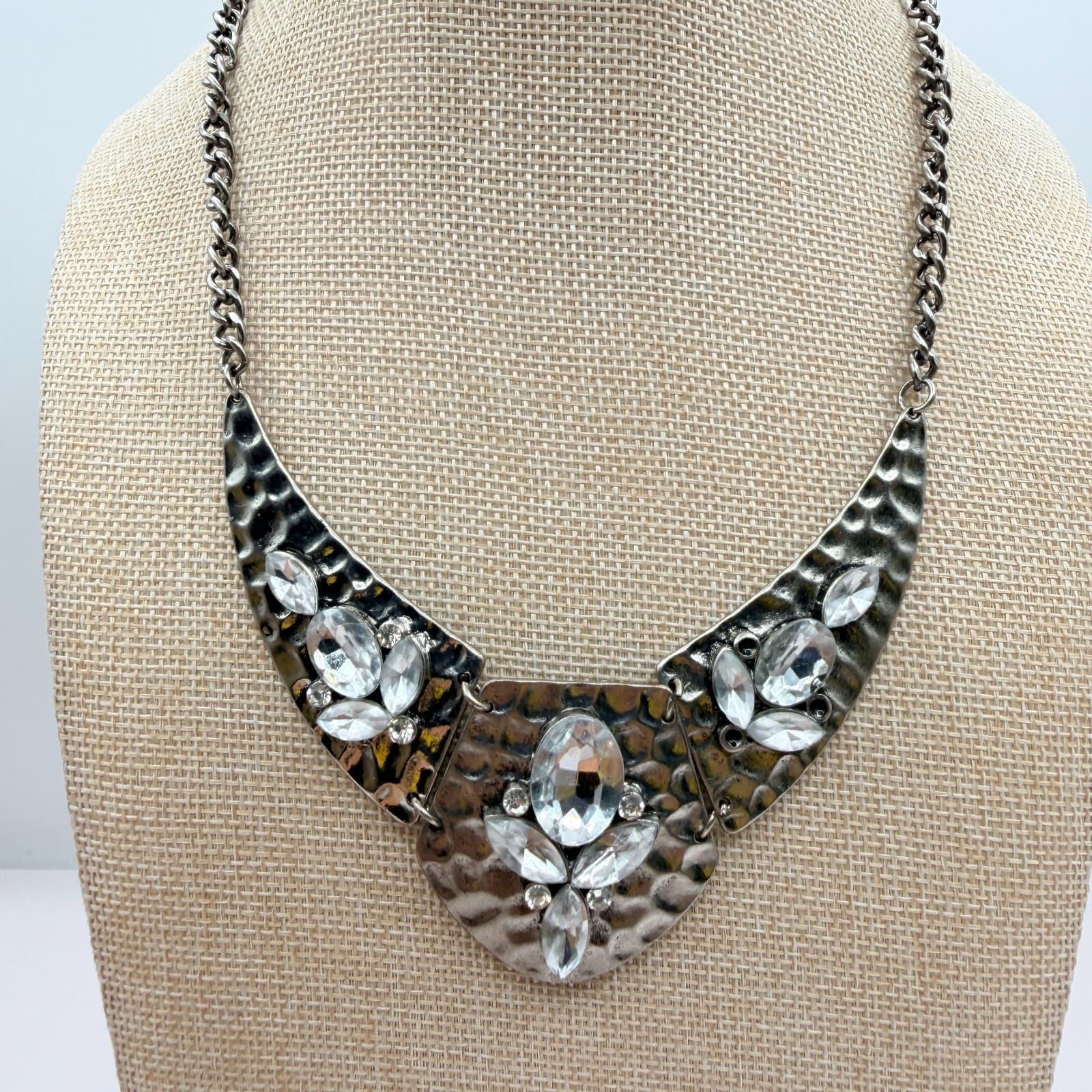 Vintage 90s Justin & Taylor SilverTone Hammered Bib Necklace Clear Glass Jewelry - Image 1