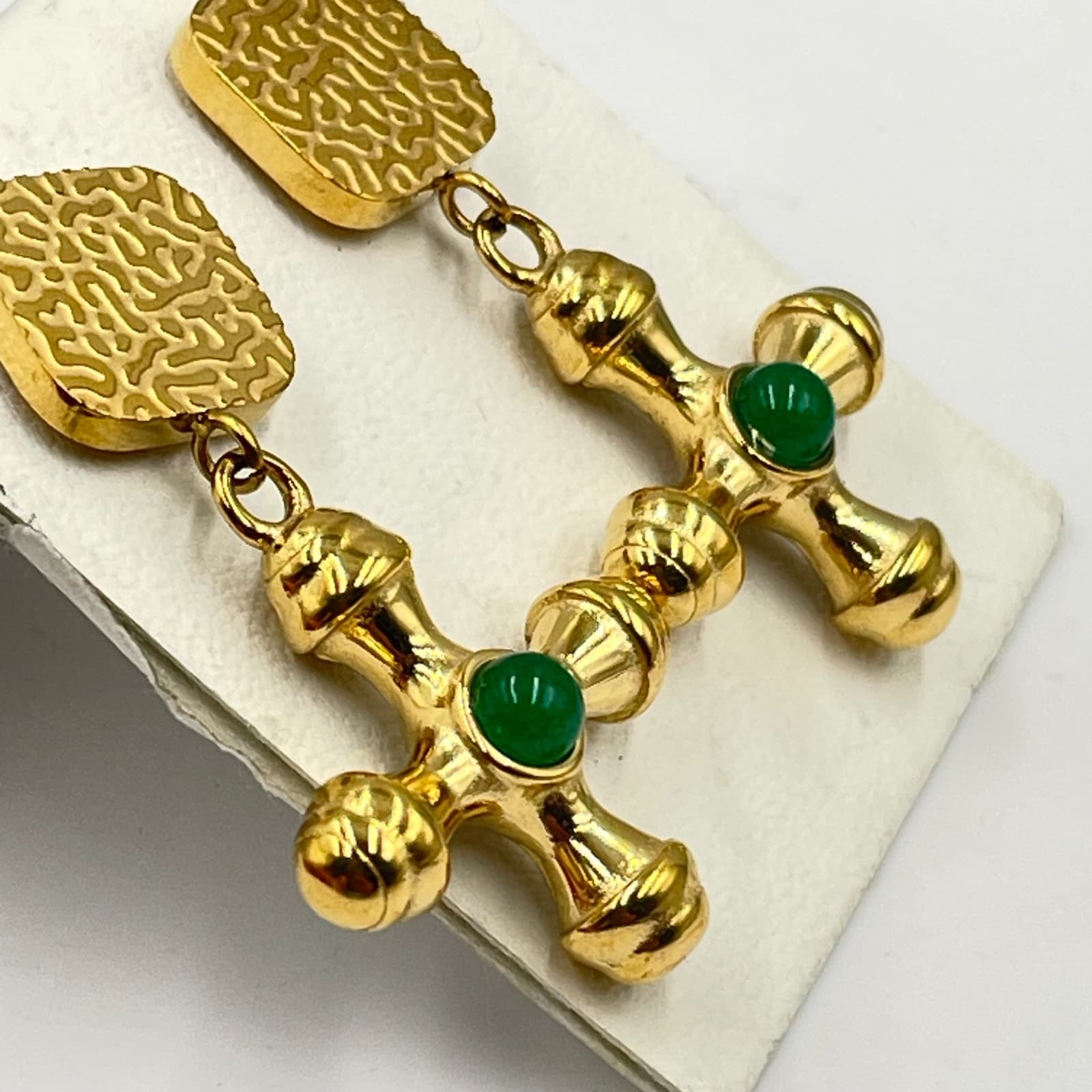 VTG Gold-Tone Green Glass Bead Hammer Electroplated Cross Dangle Drop Earring - Thumbnail 4