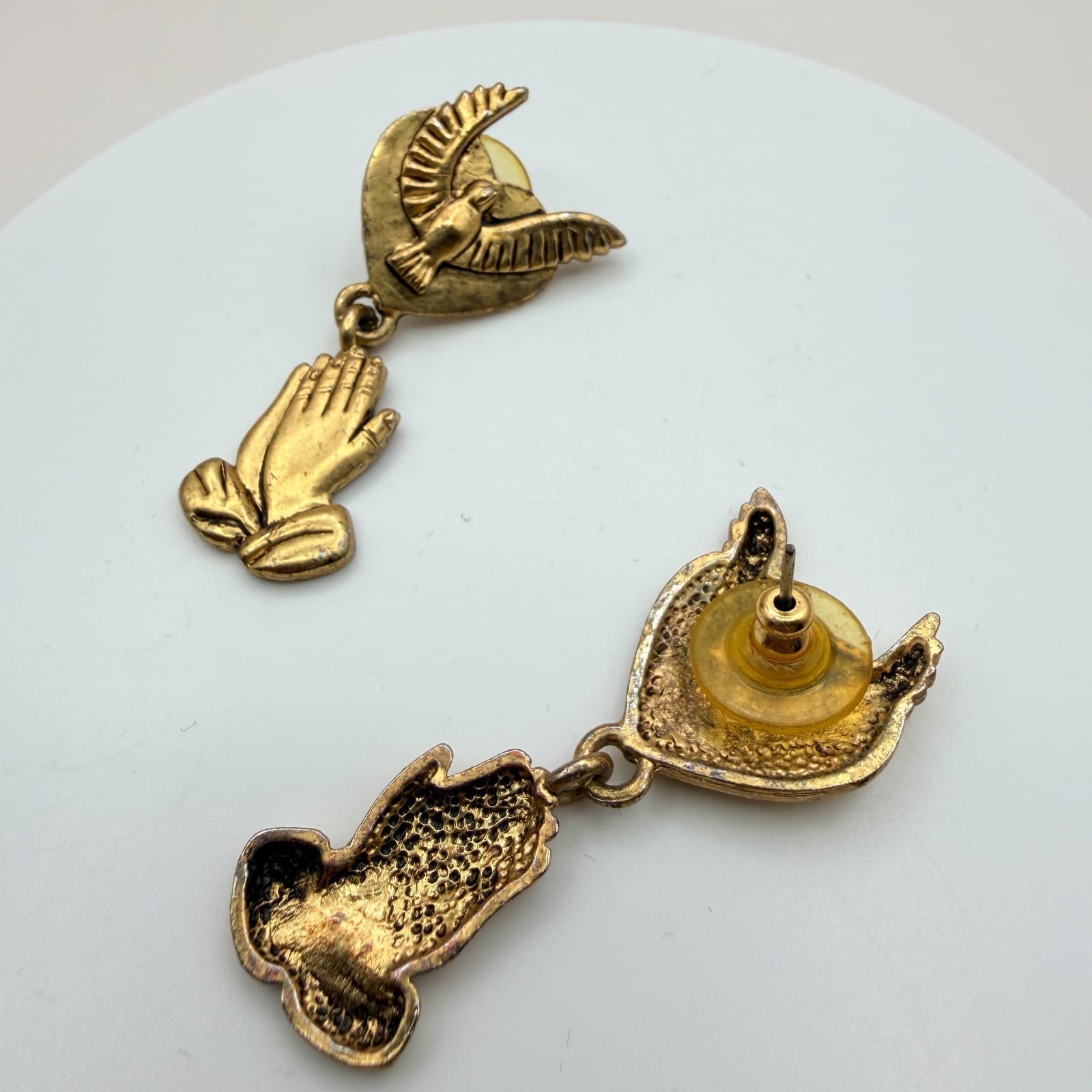 Vintage 80s GoldTone Praying Hands & Dove Dangle Earrings Religious Boho Jewelry - Thumbnail 4