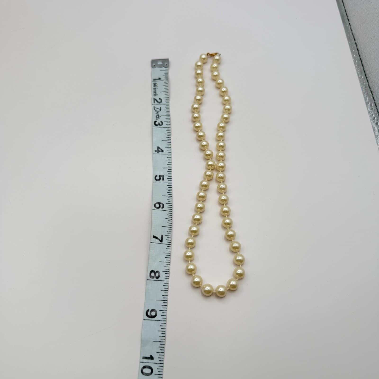 Vintage Y2K Gold Tone Cream Hand Knotted Faux Pearl Necklace Women's Jewelry - Thumbnail 9